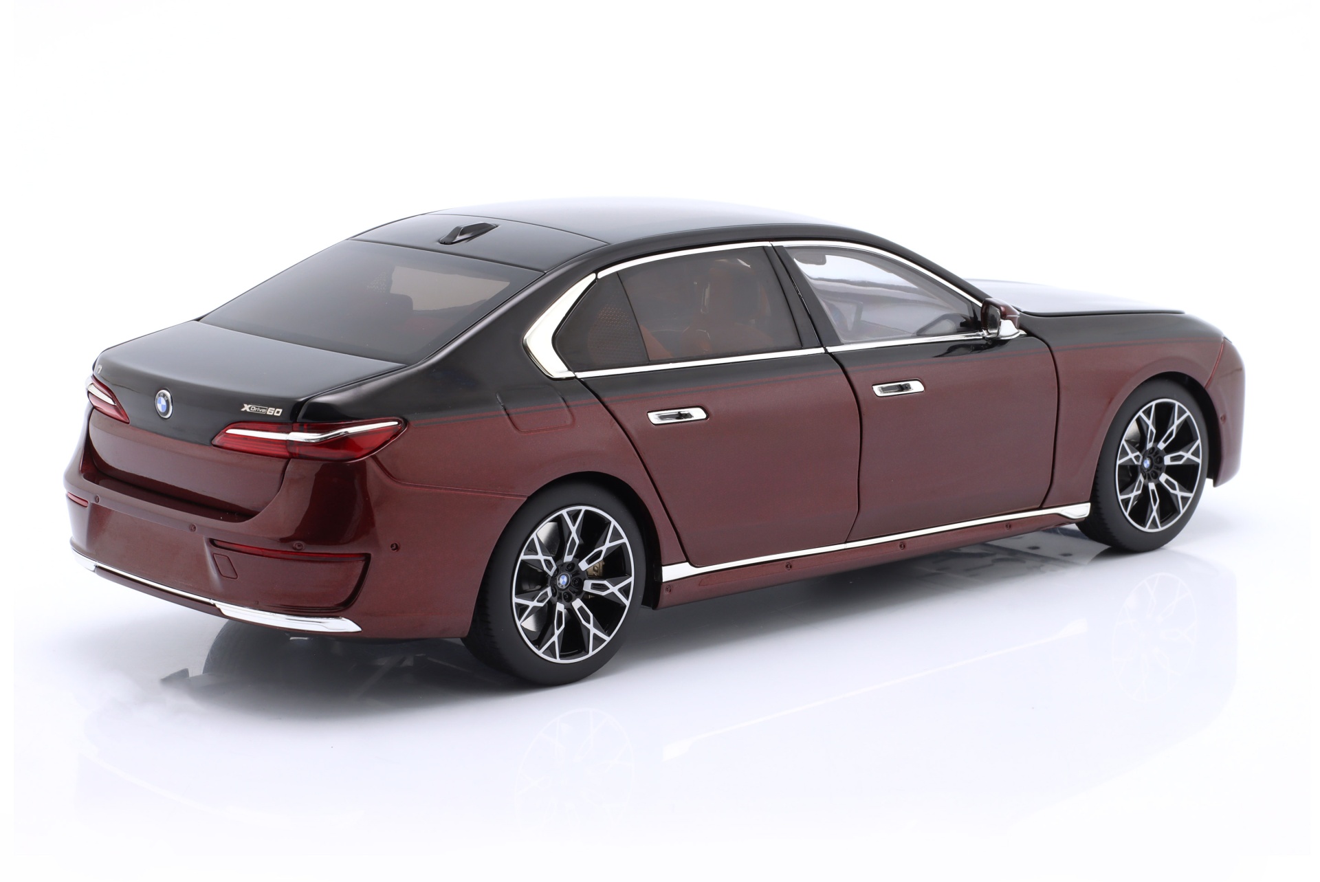 BMW i7 (G70) Baujahr 2022 schwarz metallic / rot metallic  