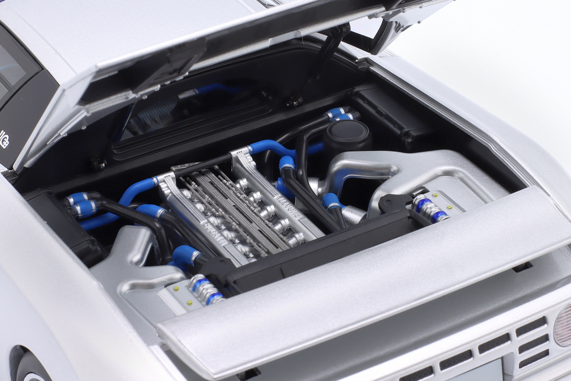 Bugatti EB110 Baujahr 1991 silber  