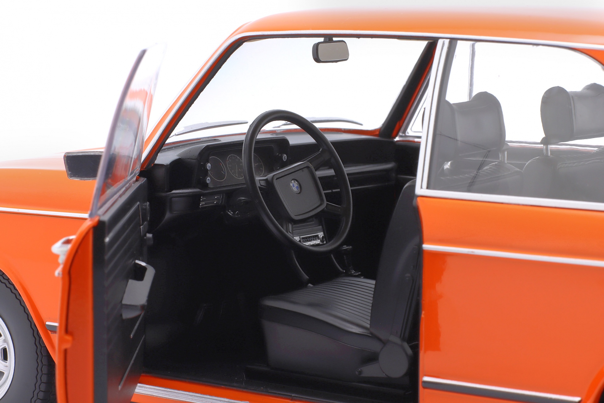 BMW 1602 2.Serie Baujahr 1974 orange  