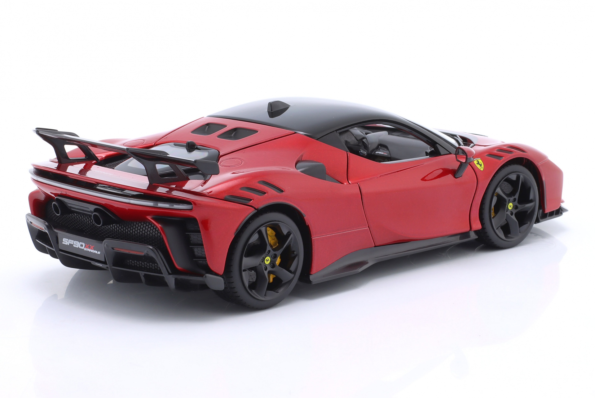 Ferrari SF90 XX Stradale Baujahr 2024 rot metallic  