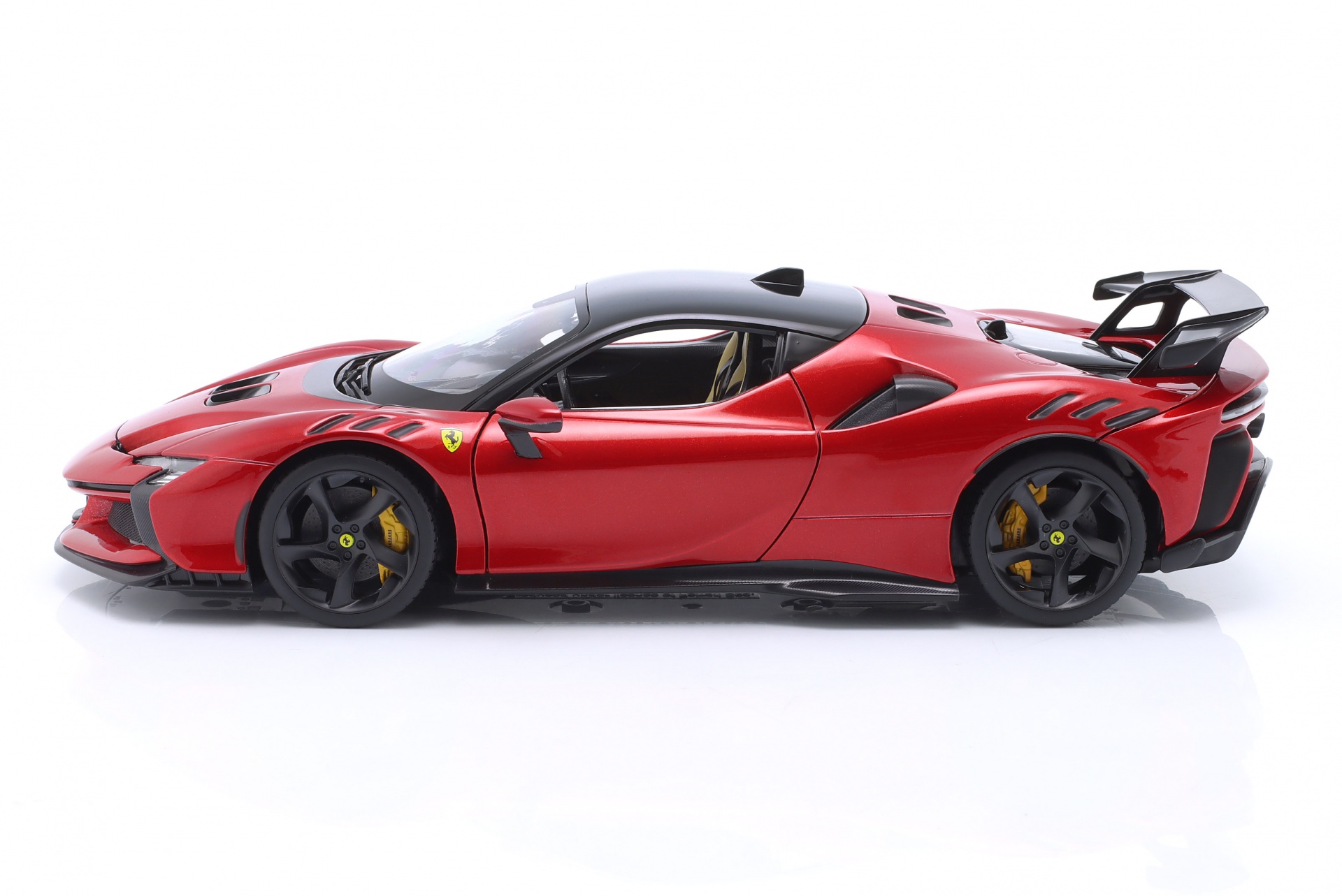 Ferrari SF90 XX Stradale Baujahr 2024 rot metallic  