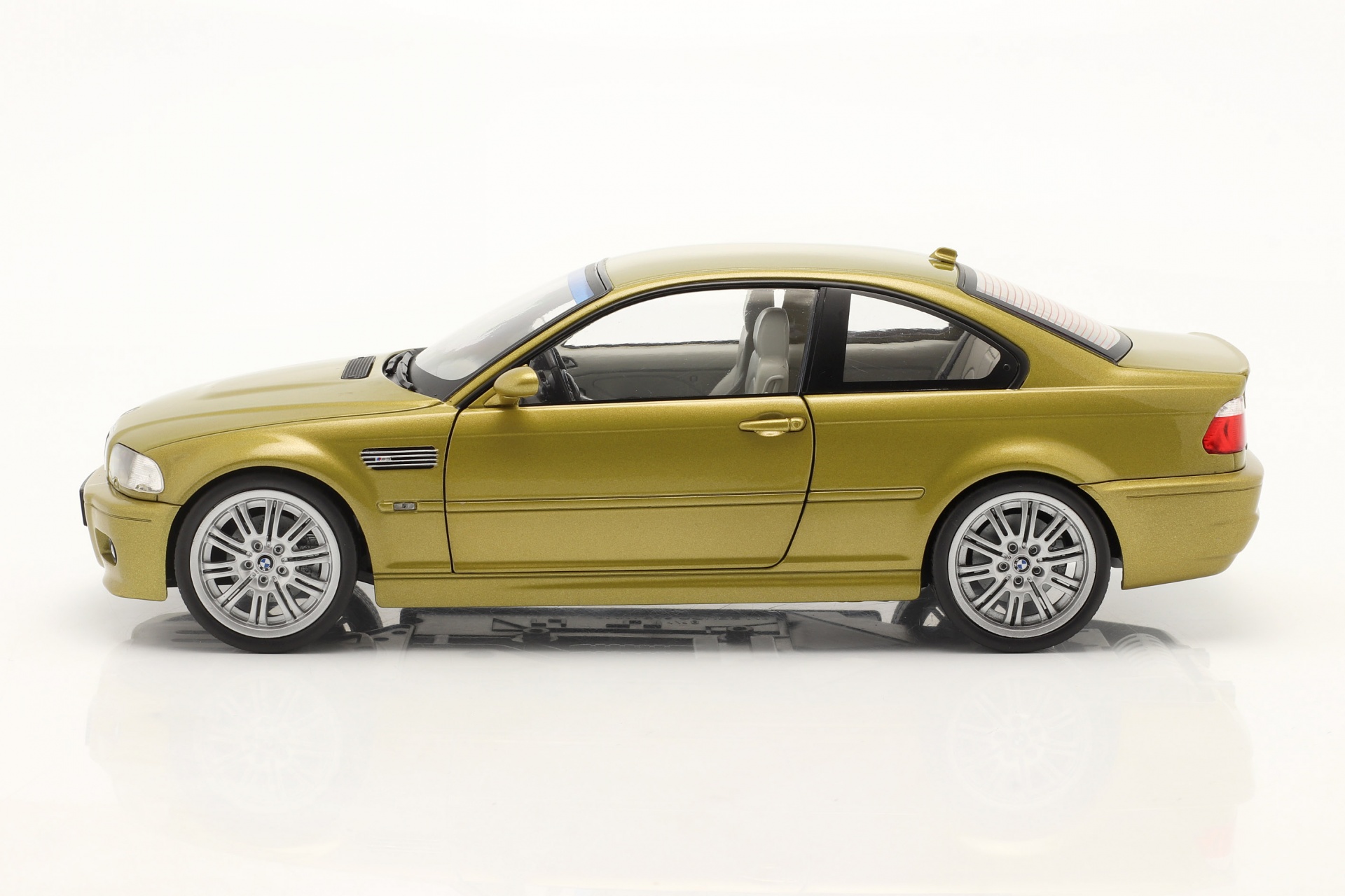 BMW M3 (E46) Baujahr 2000 ph&ouml;nix gelb  