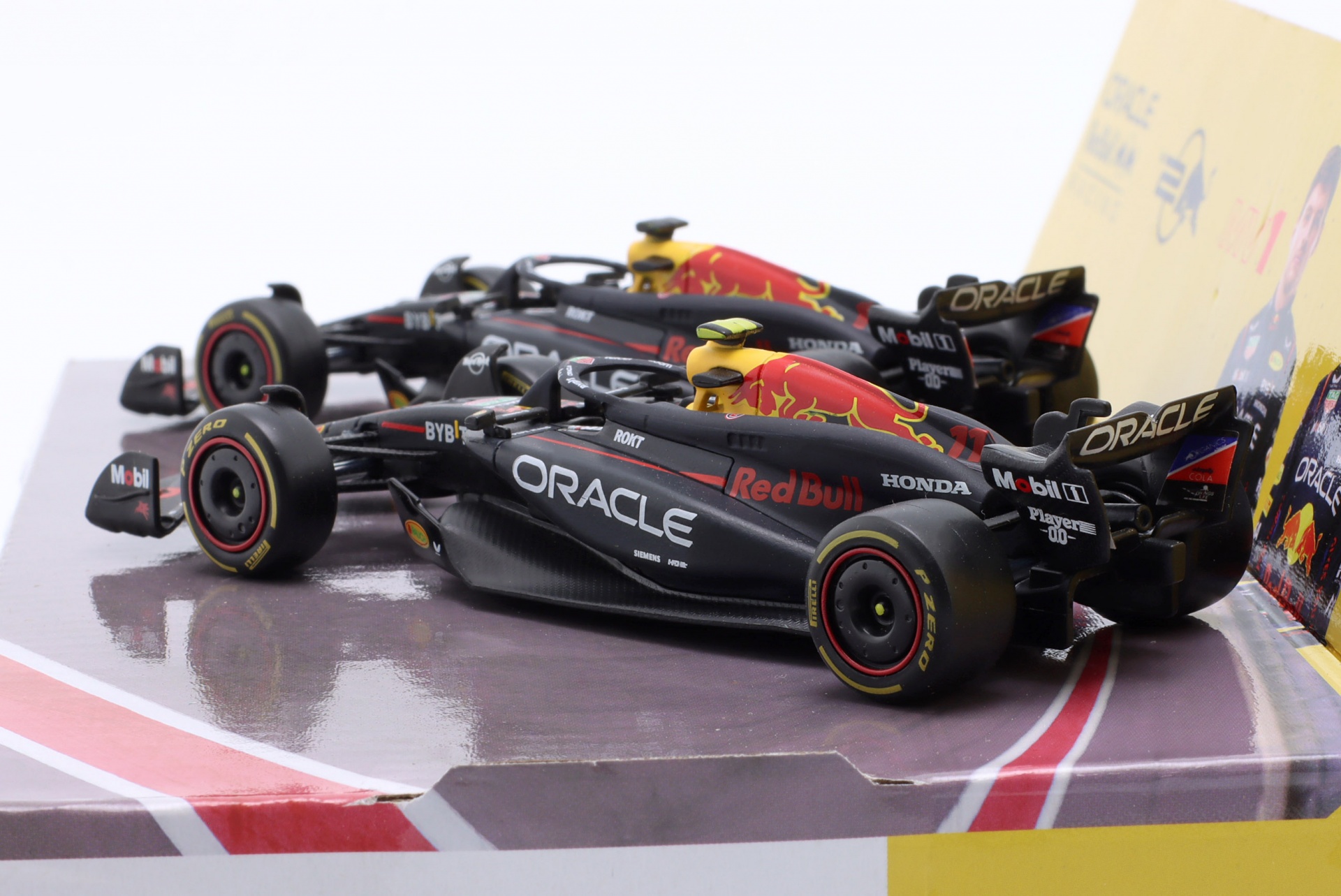 2-Car Set Verstappen #1 & Perez #11 Formel 1 Weltmeister 2024  