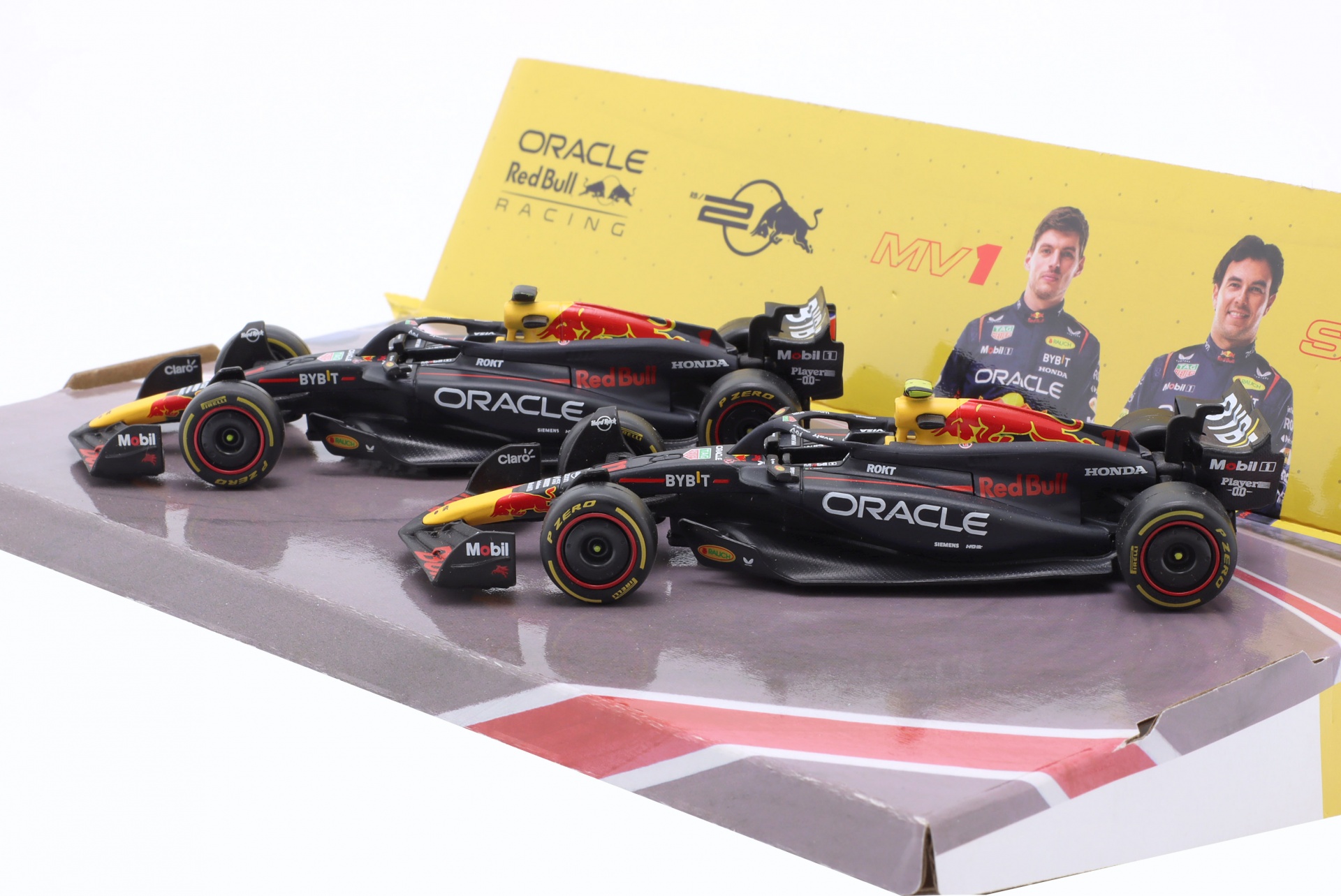 2-Car Set Verstappen #1 & Perez #11 Formel 1 Weltmeister 2024  