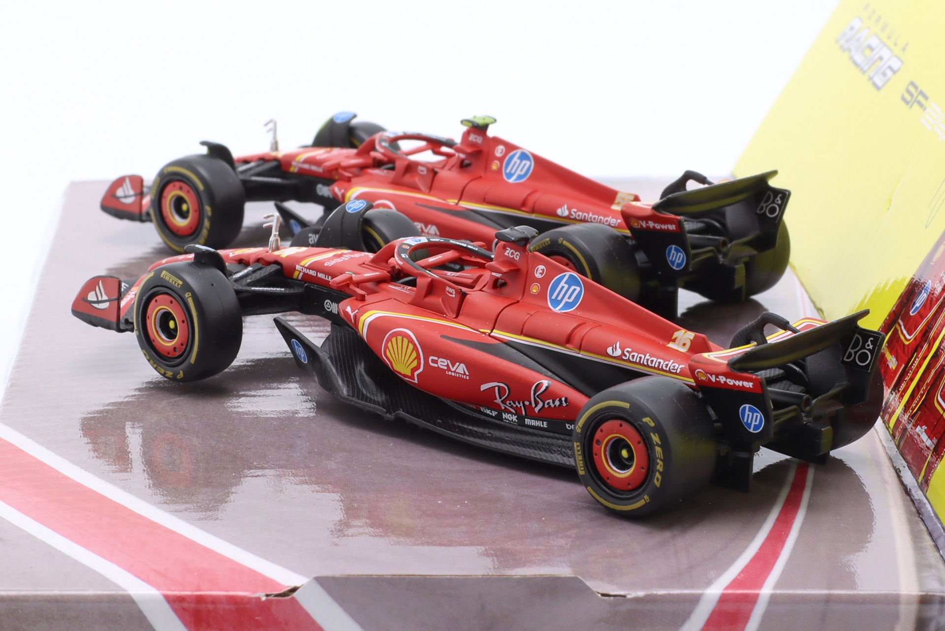 2-Car Set Ferrari: Leclerc #16 & Sainz #55 Formel 1 2024  
