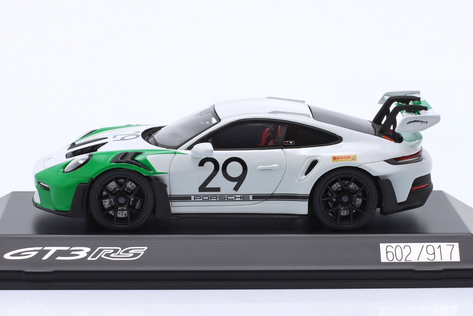 Porsche 911 (992) GT3 RS #29 Jo Siffert Tribute gr&uuml;n / wei&szlig;  
