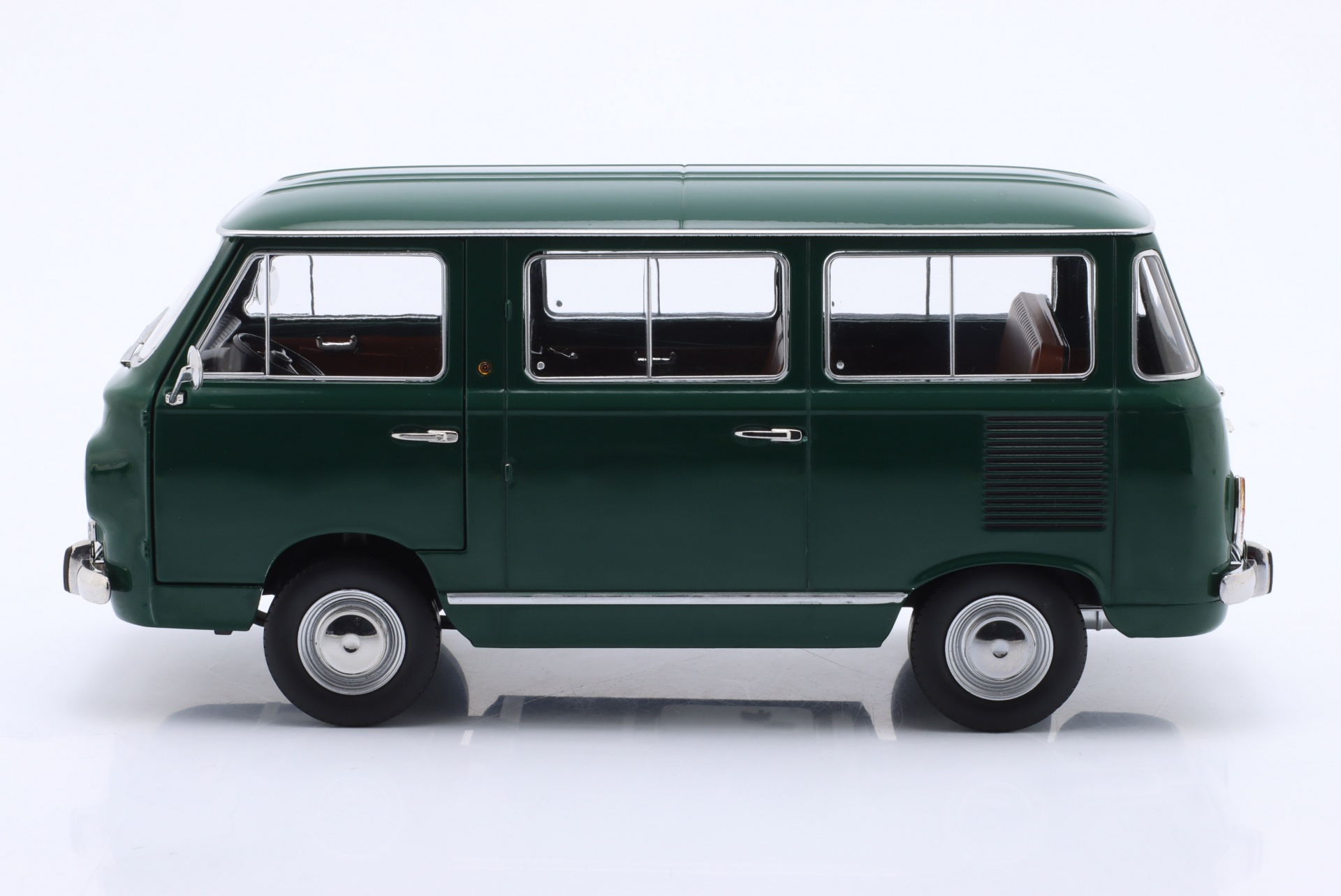 Fiat 850 Familiare Serie 2 Baujahr 1970 olivgr&uuml;n  