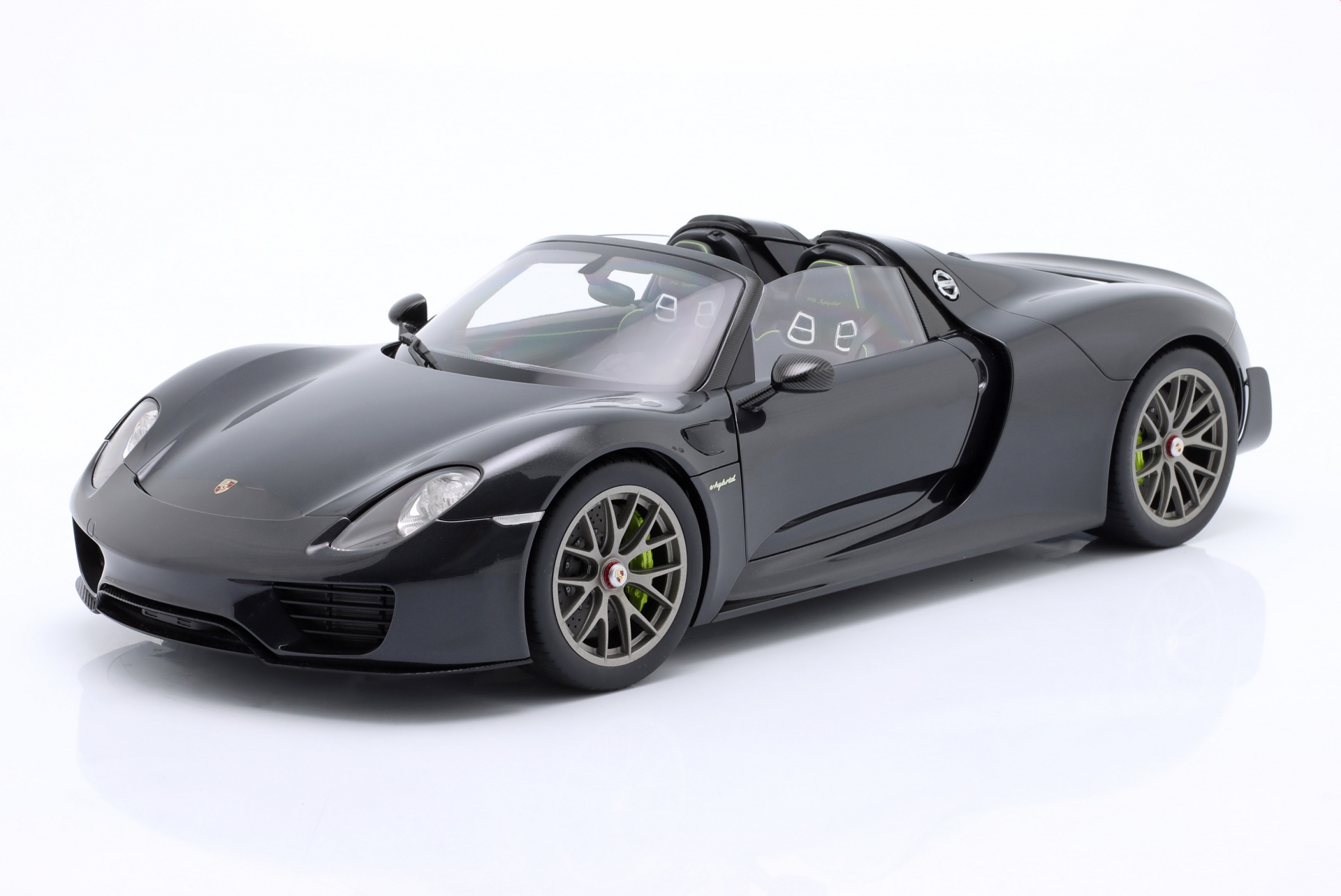 Porsche 918 Spyder Weissach Package 2013 schwarz metallic  