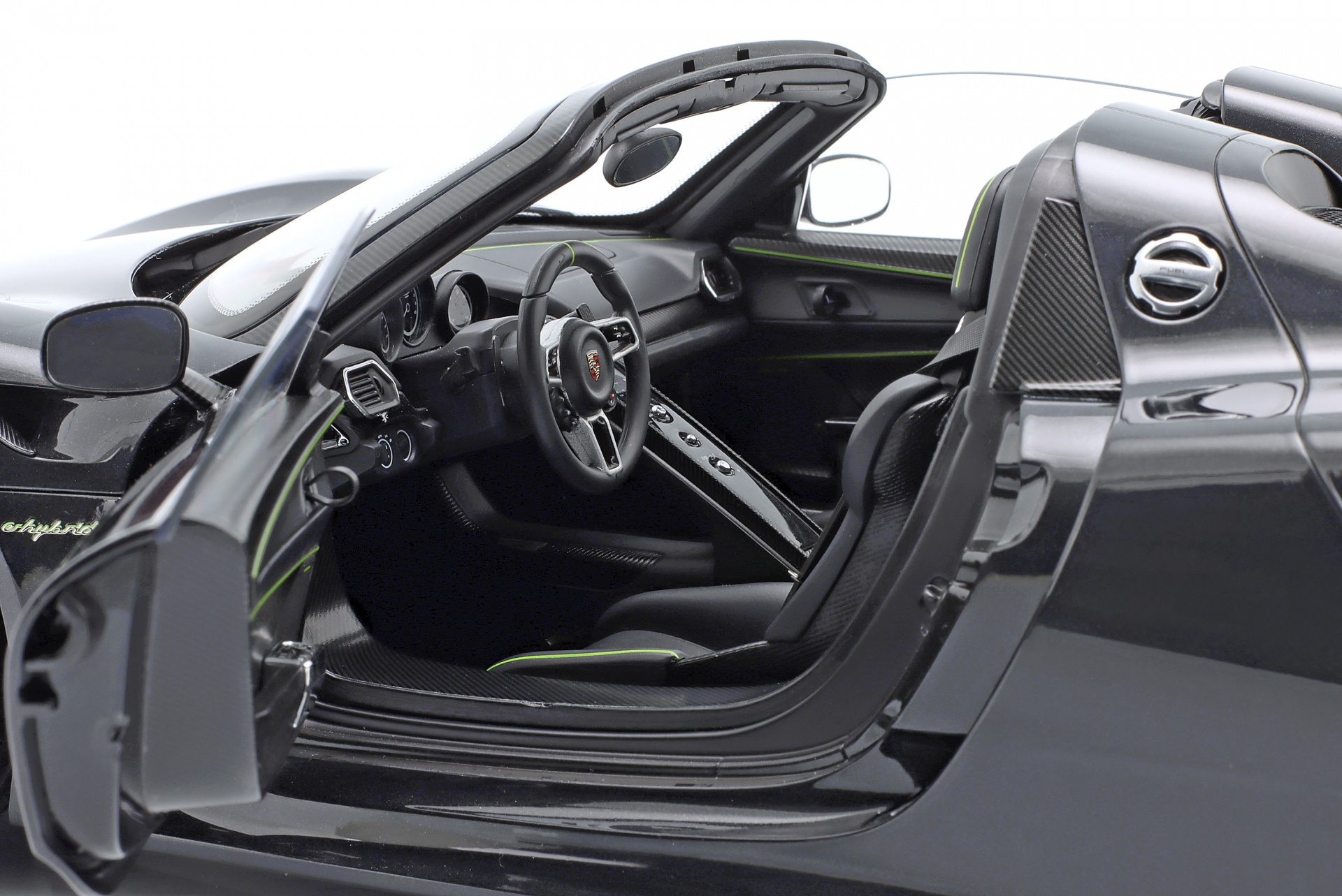 Porsche 918 Spyder Weissach Package 2013 schwarz metallic  