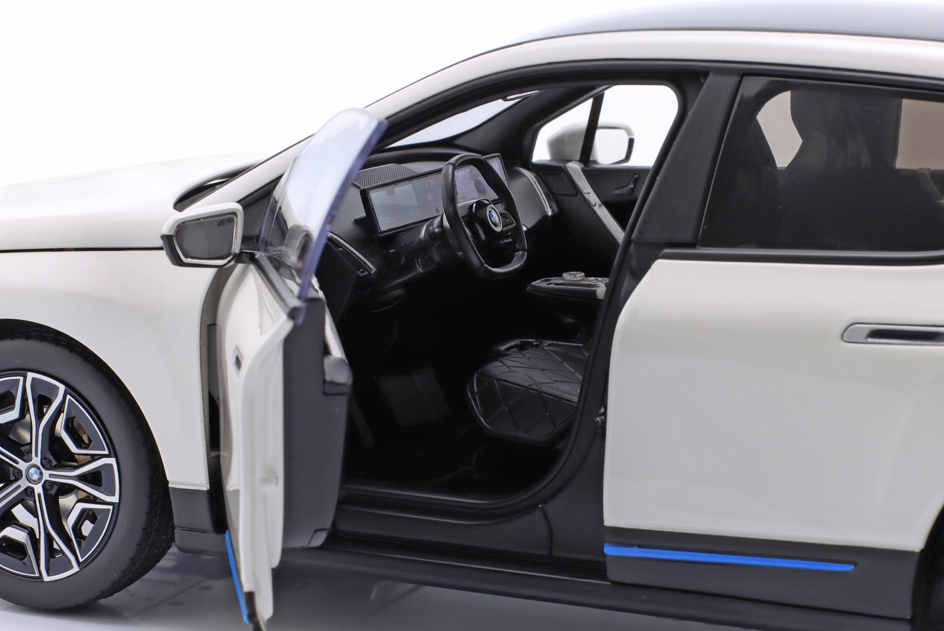 BMW iX (I20) Baujahr 2022 wei&szlig; metallic  