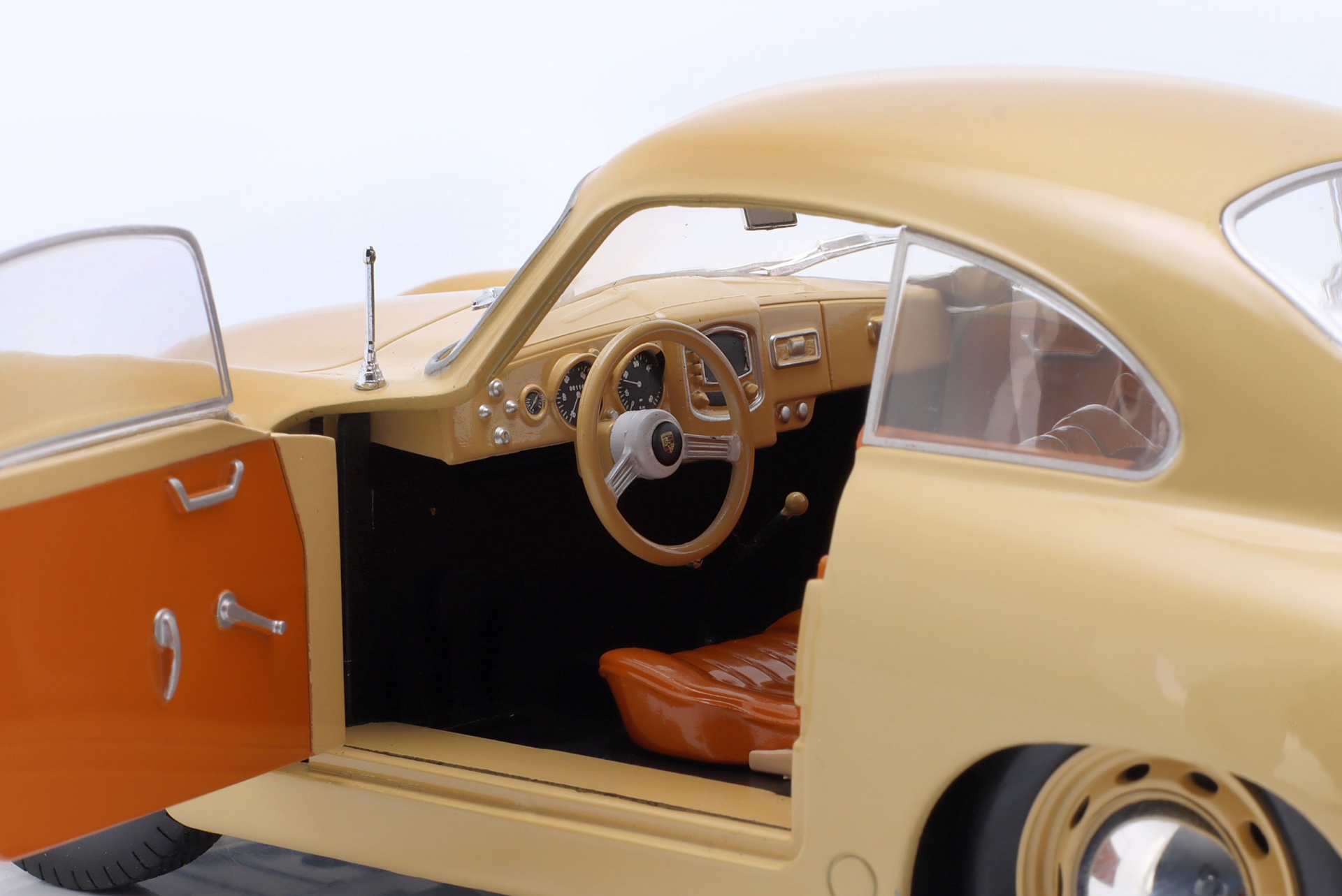 Porsche 356 Pre-A Baujahr 1953 hellbraun  