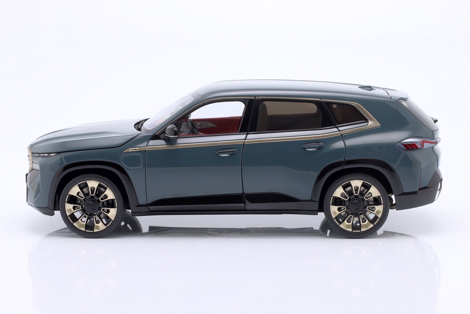 BMW XM (G09) SUV Baujahr 2023 gr&uuml;n metallic  