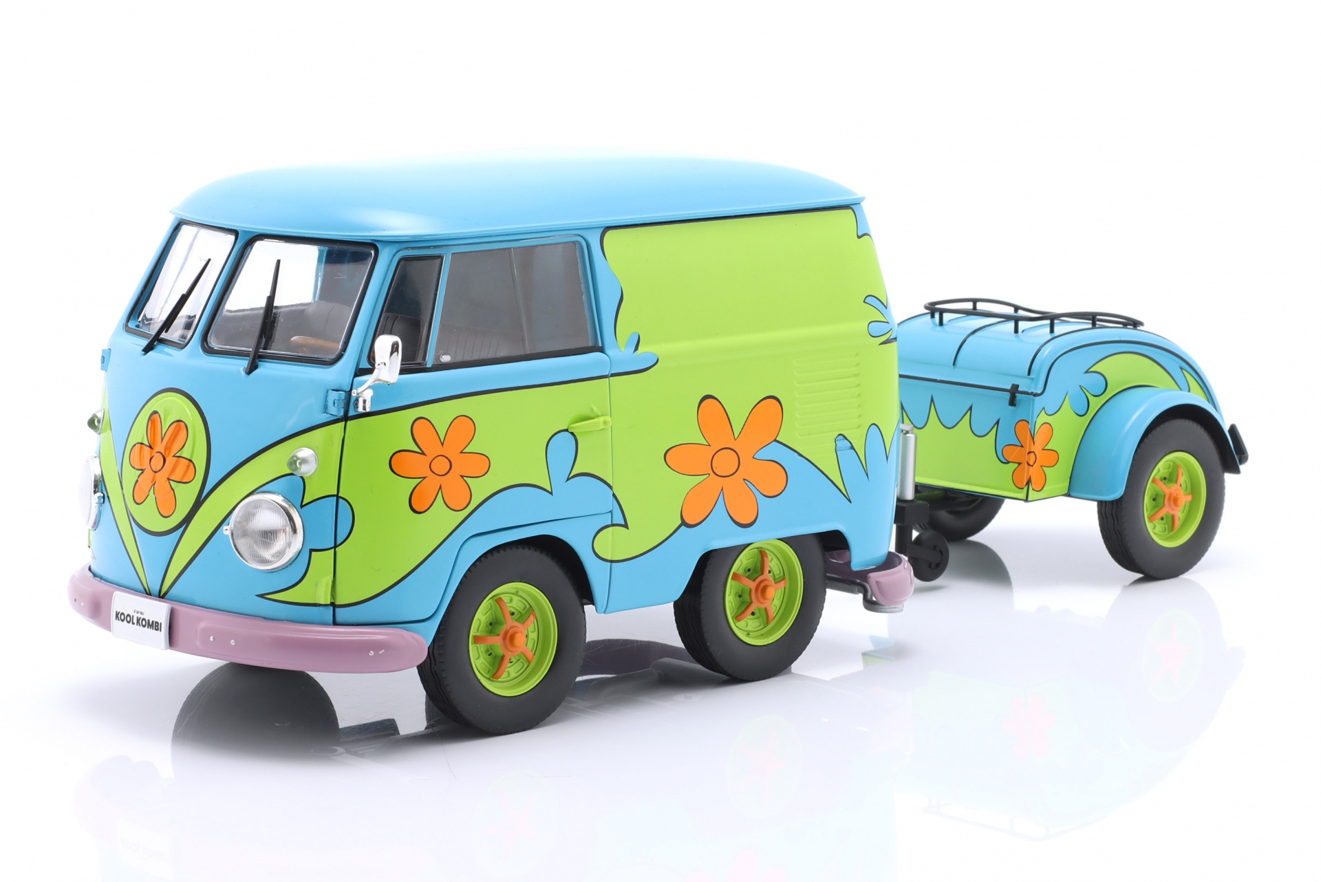 Kool Kombi Ghost Hunter Baujahr 2024 Flower Power  