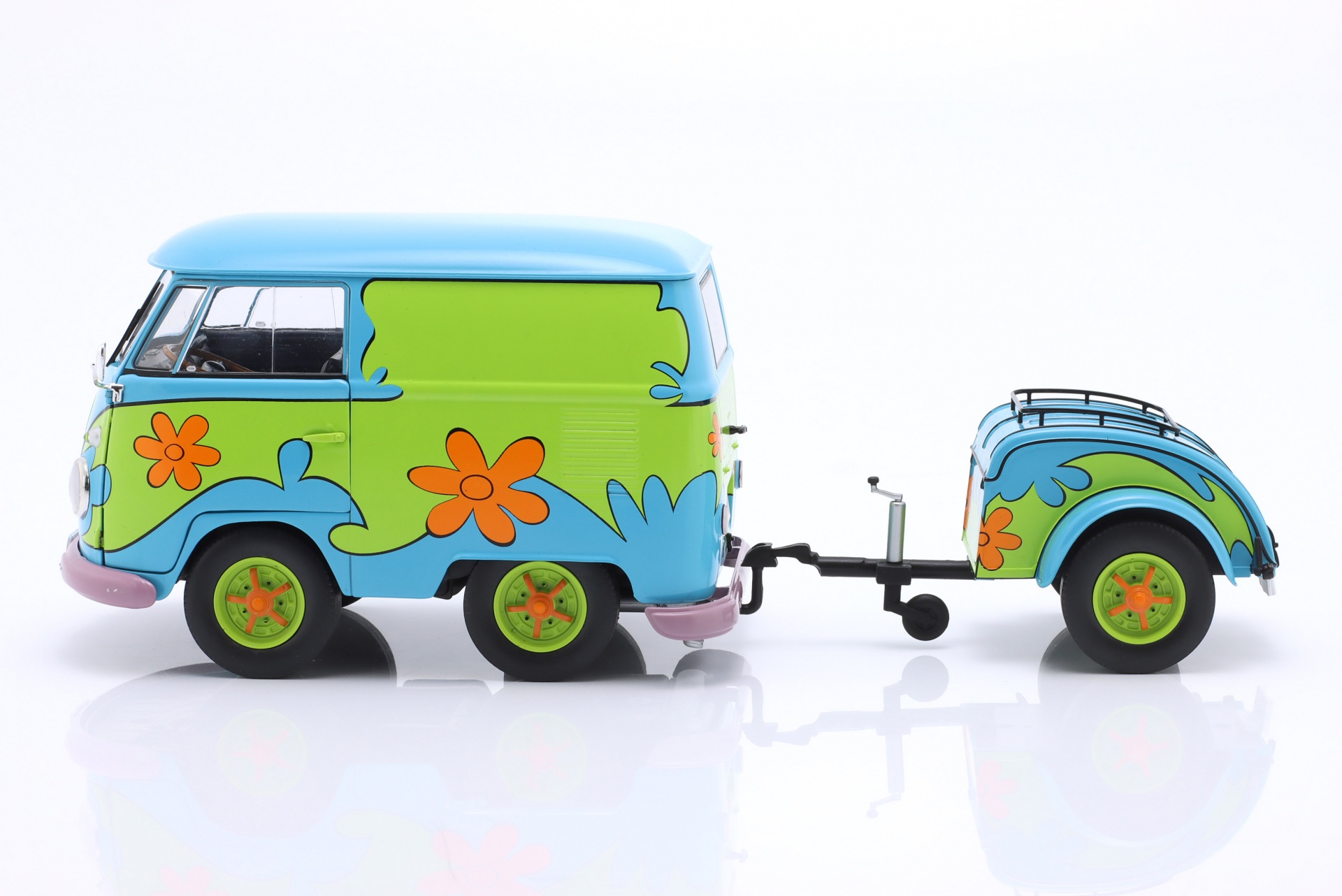 Kool Kombi Ghost Hunter Baujahr 2024 Flower Power  