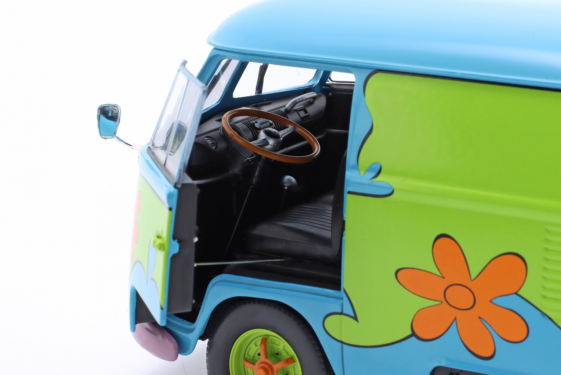 Kool Kombi Ghost Hunter Baujahr 2024 Flower Power  