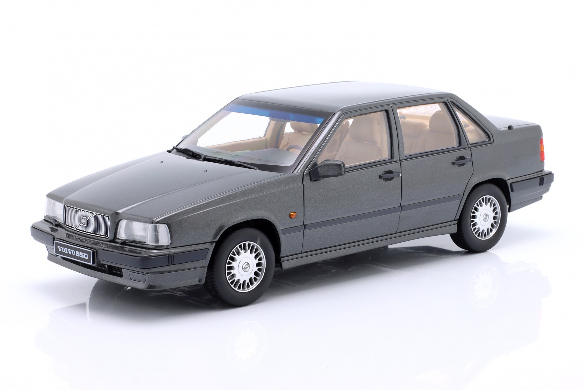 Volvo 850 Baujahr 1993 dunkelgrau metallic  