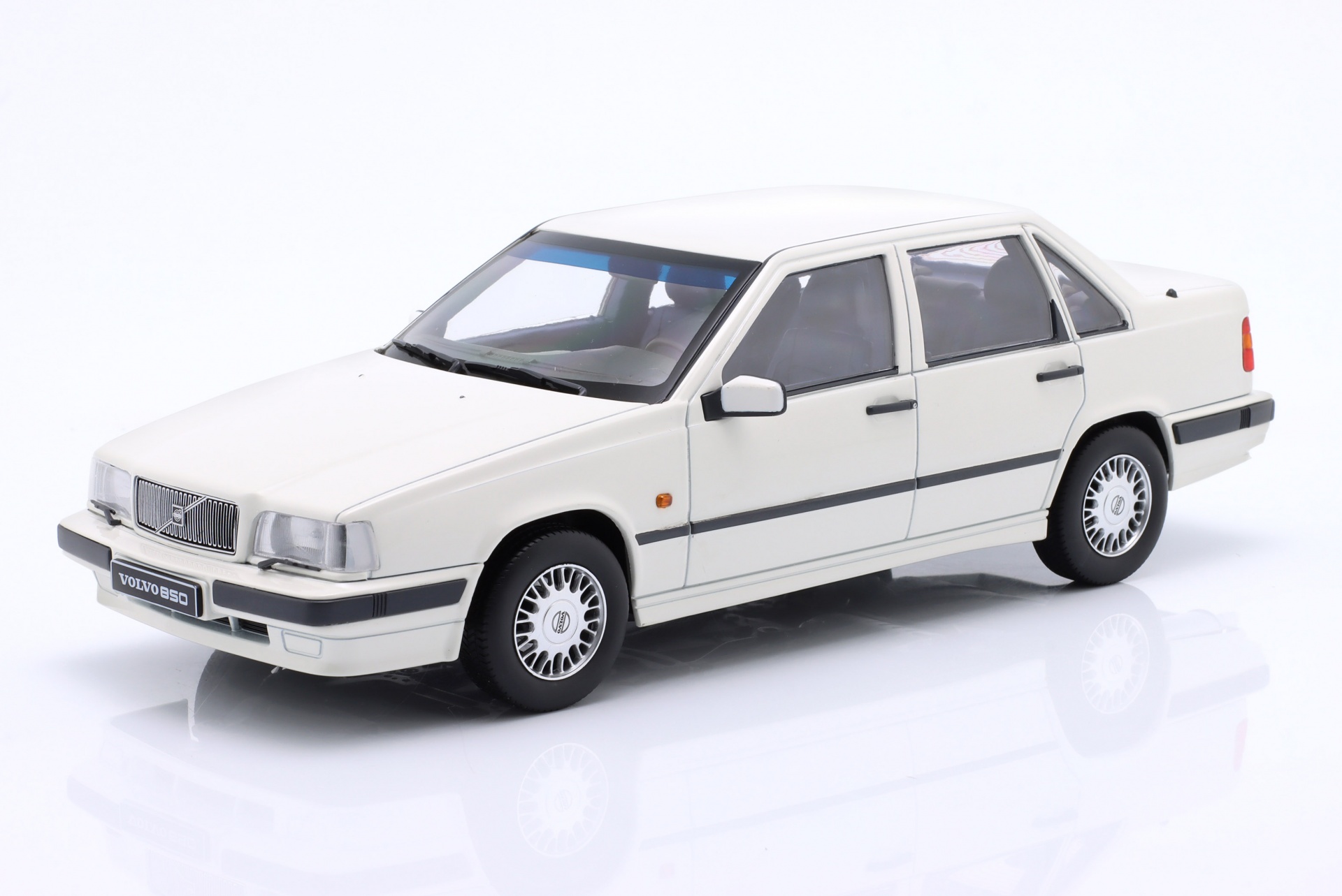 Volvo 850 Baujahr 1993 wei&szlig;  