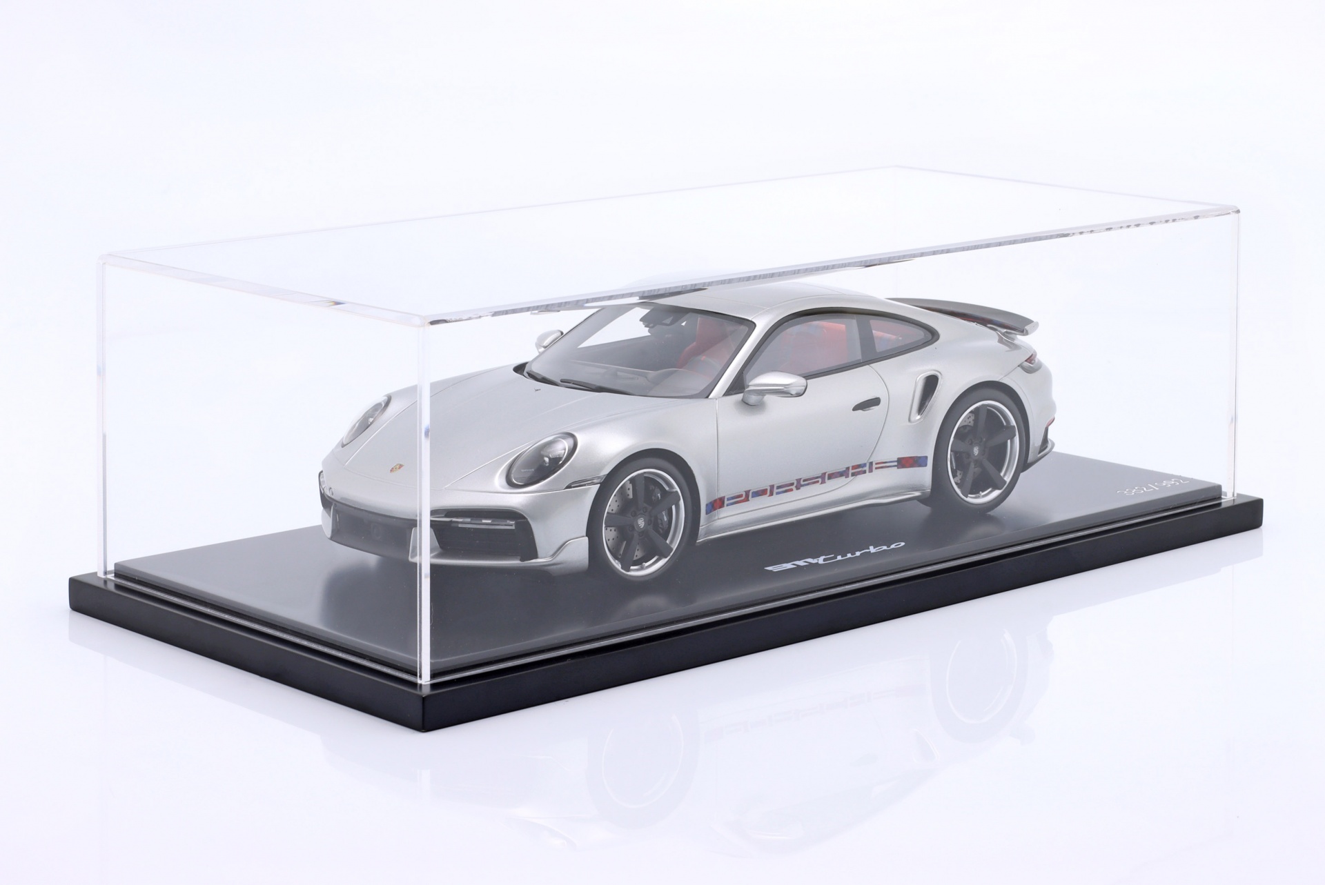 Porsche 911 First Turbo Sonderwunsch Remastered (992) silber  