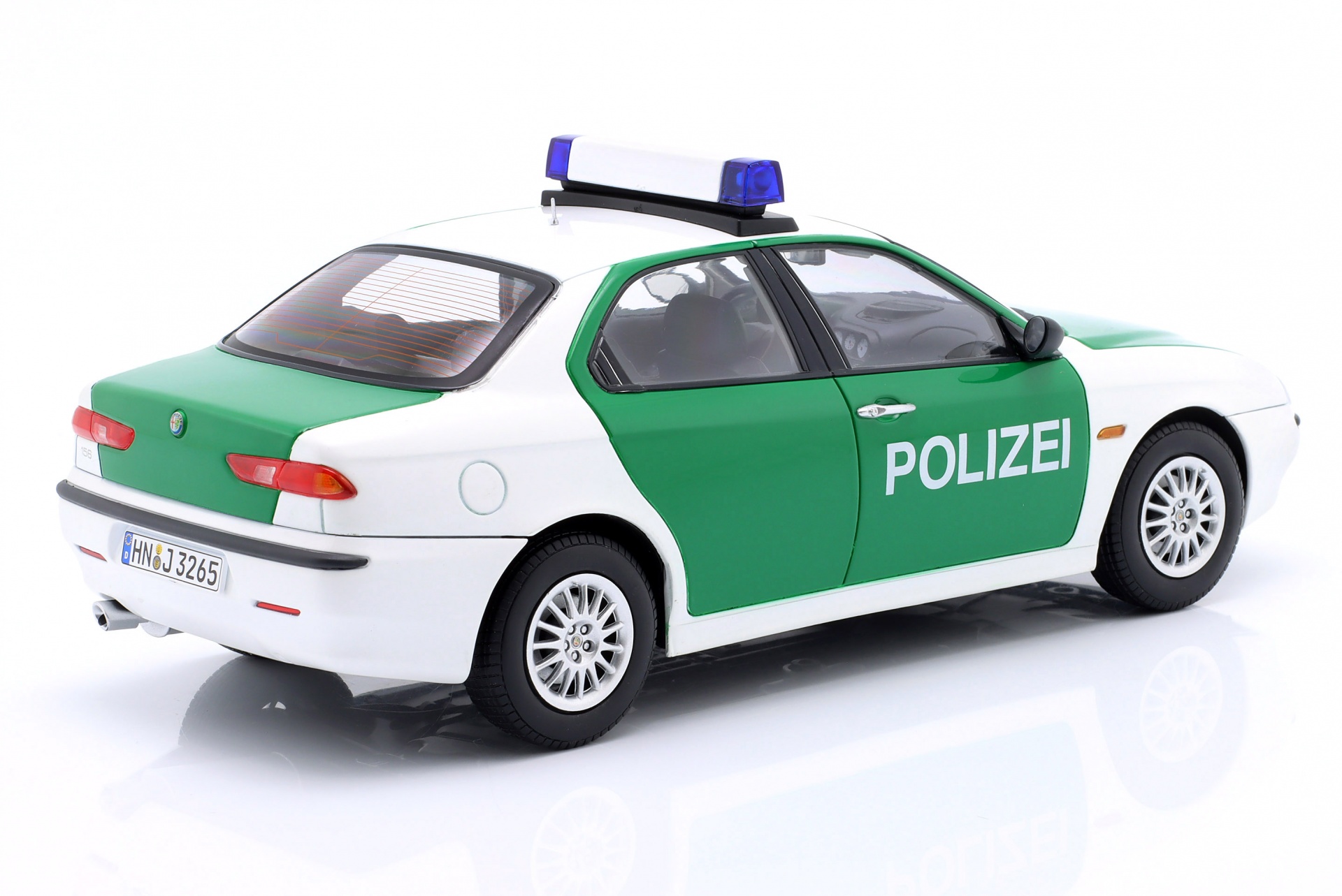 Alfa Romeo 156 Polizei Deutschland Baujahr 1998 wei&szlig;, gr&uuml;n  