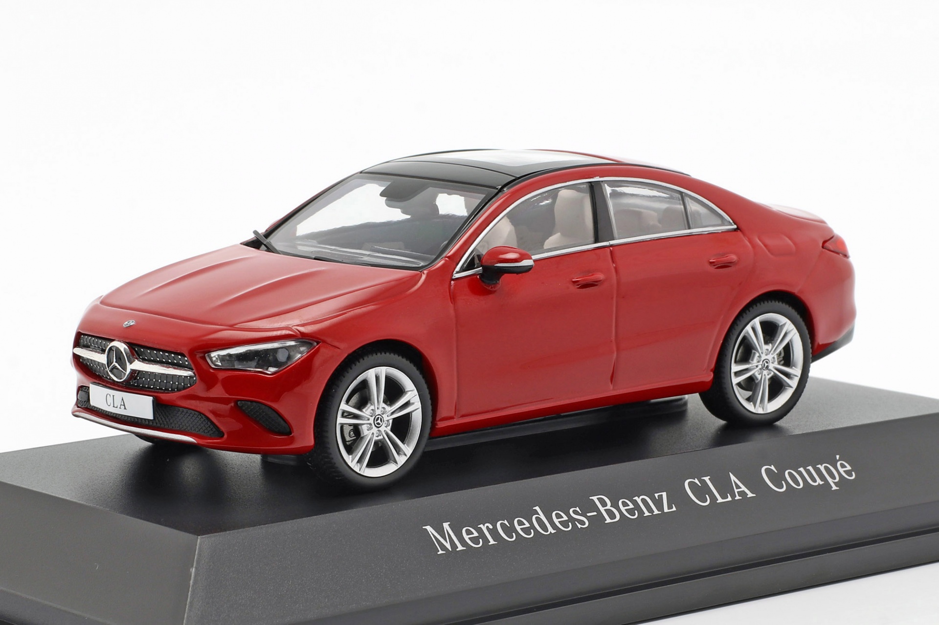 Mercedes-Benz CLA Coupe (C118) Baujahr 2019 jupiterrot  