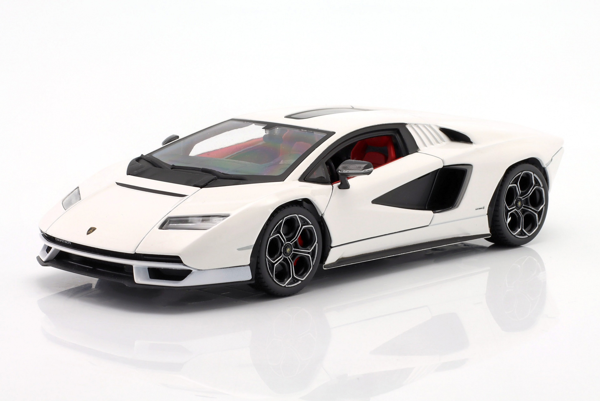Lamborghini Countach LPI 800-4 Baujahr 2022 wei&szlig;  