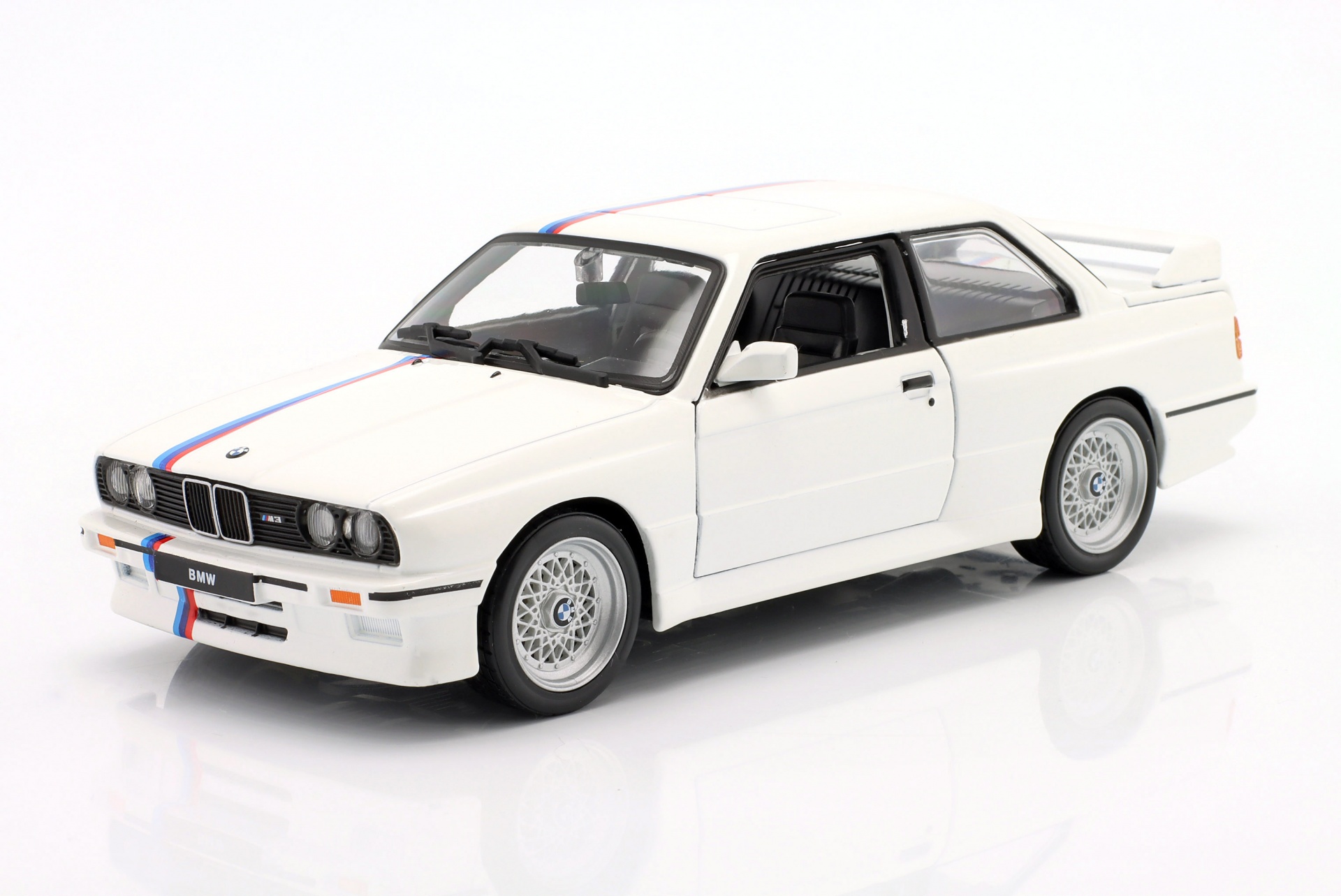 BMW M3 (E30) Baujahr 1988 wei&szlig;  