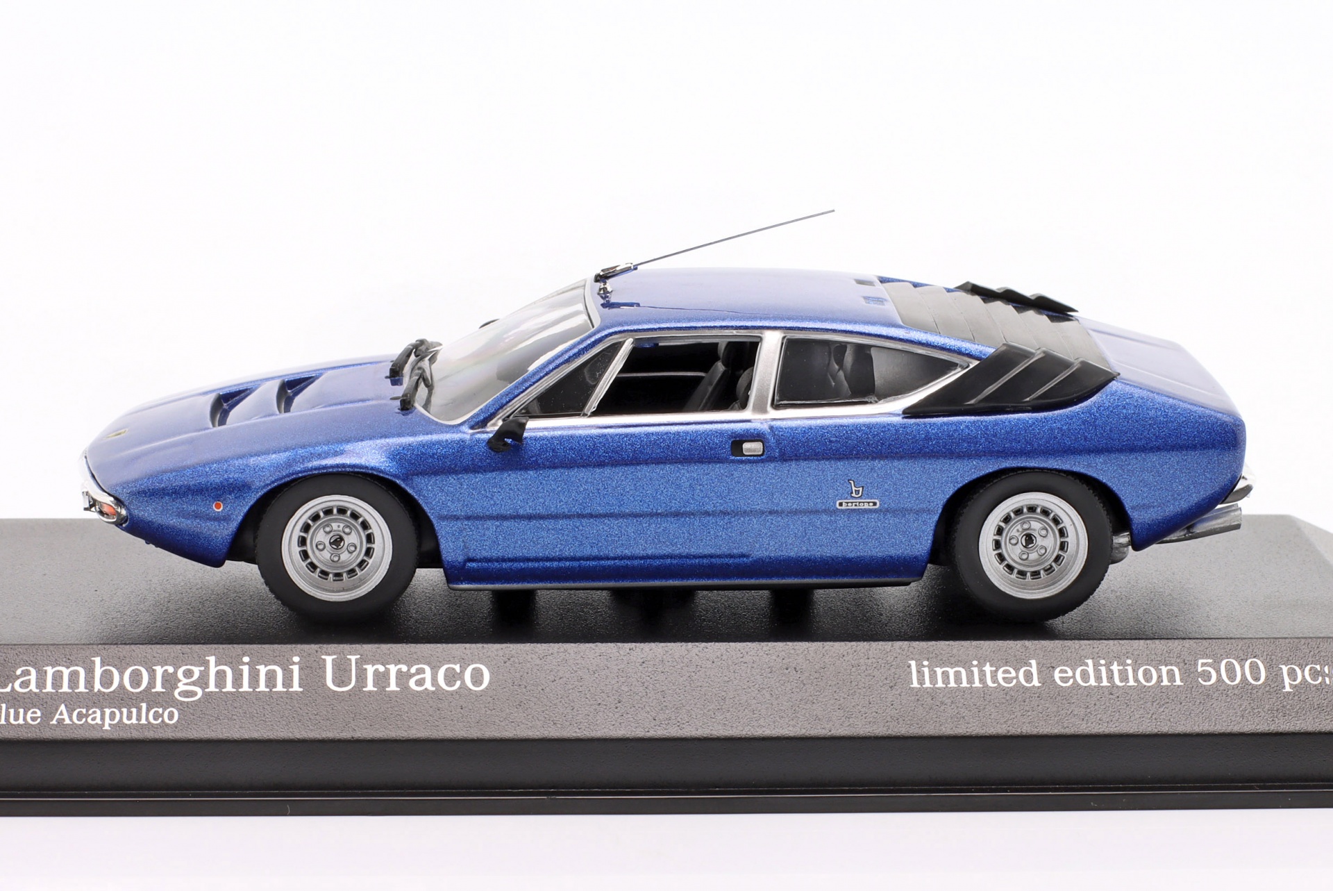 Lamborghini Urraco Baujahr 1974 blau metallic  