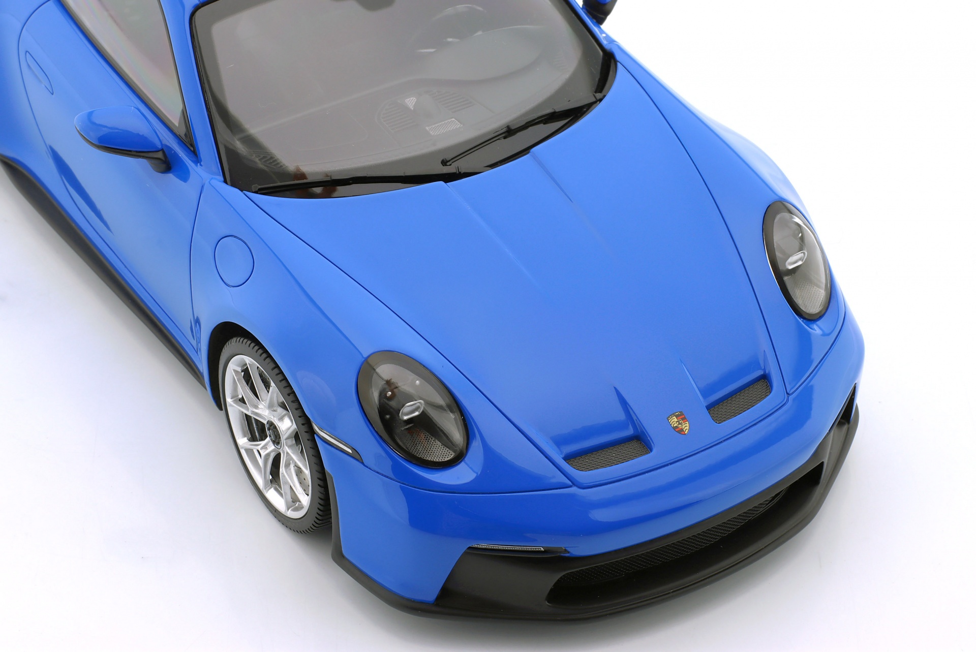 Porsche 911 (992) GT3 2021 sharkblue / silberne Felgen  