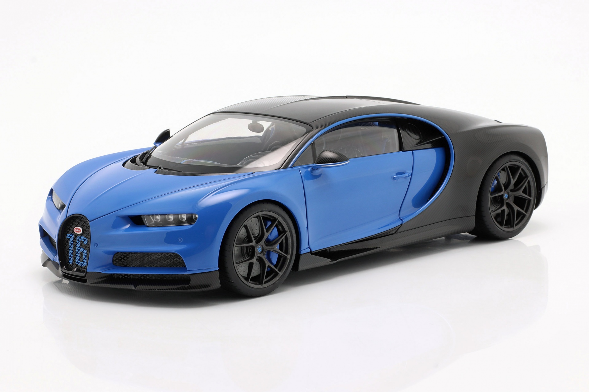 Bugatti Chiron Sport Baujahr 2019 french racing blau / carbon  