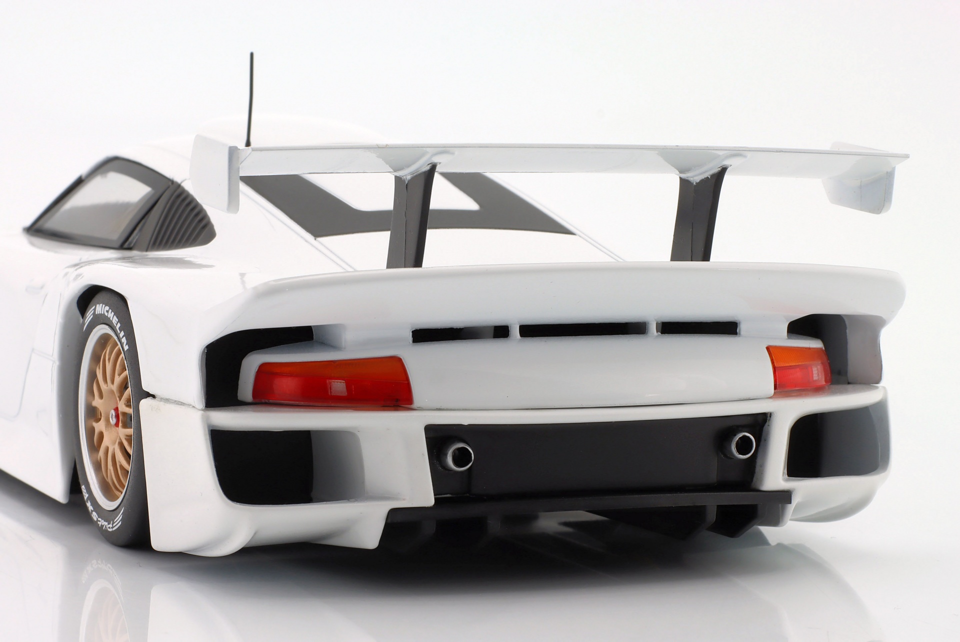 Porsche 911 GT1 Plain Body Edition 1997 wei&szlig;  