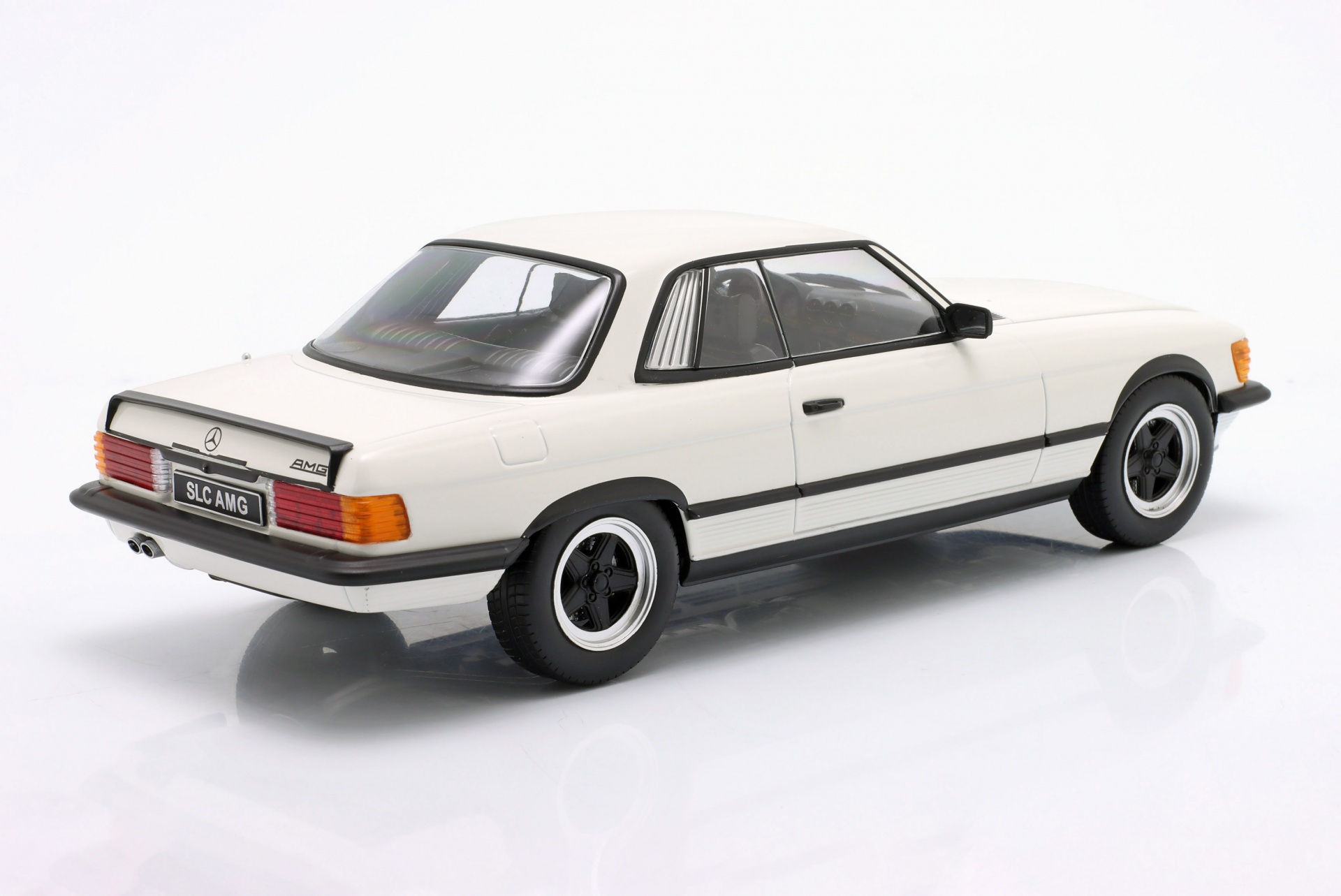 Mercedes-Benz 500 SLC 6.0 AMG (C107) Baujahr 1985 wei&szlig;  