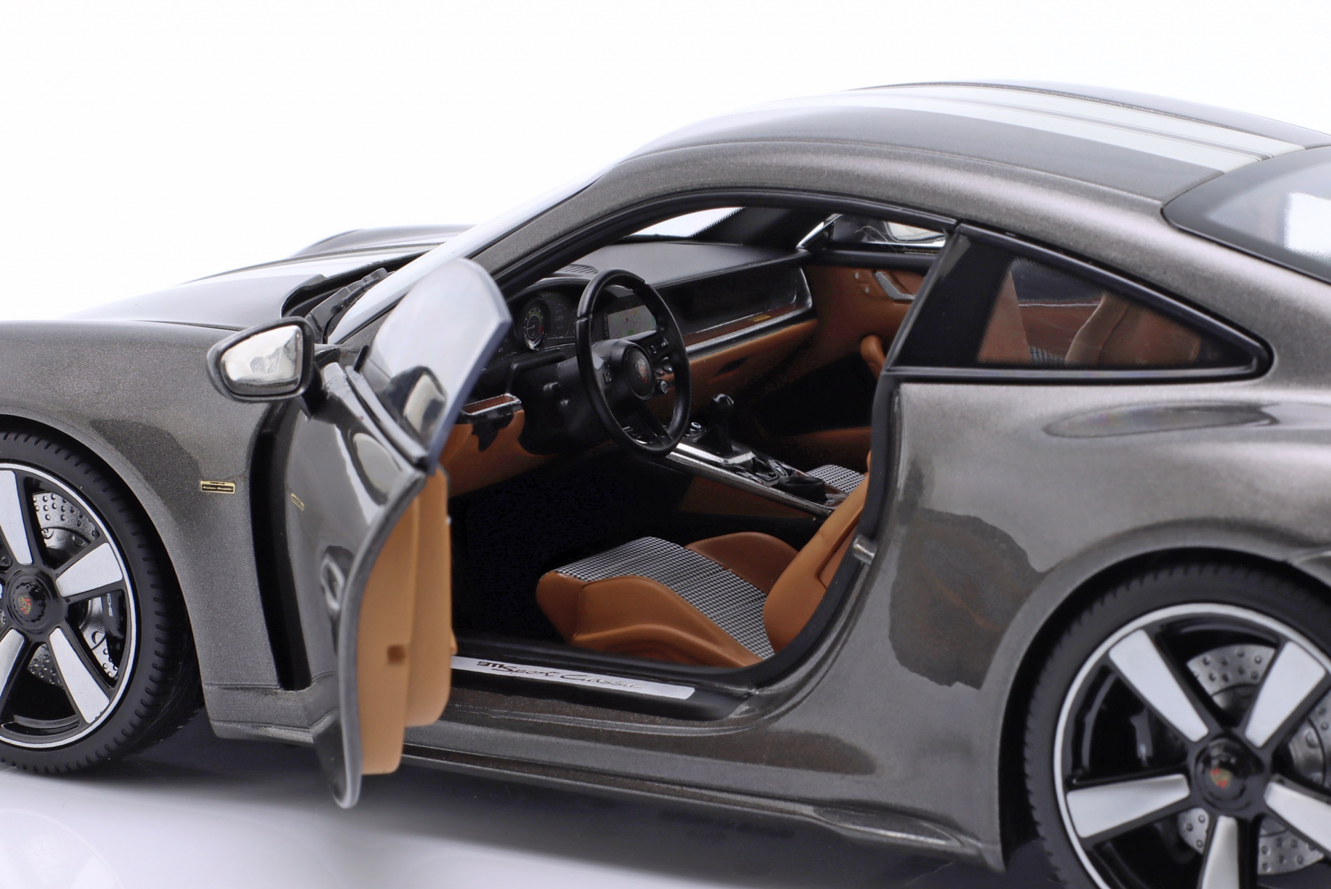 Porsche 911 (992) Sport Classic Baujahr 2022 grau metallic   