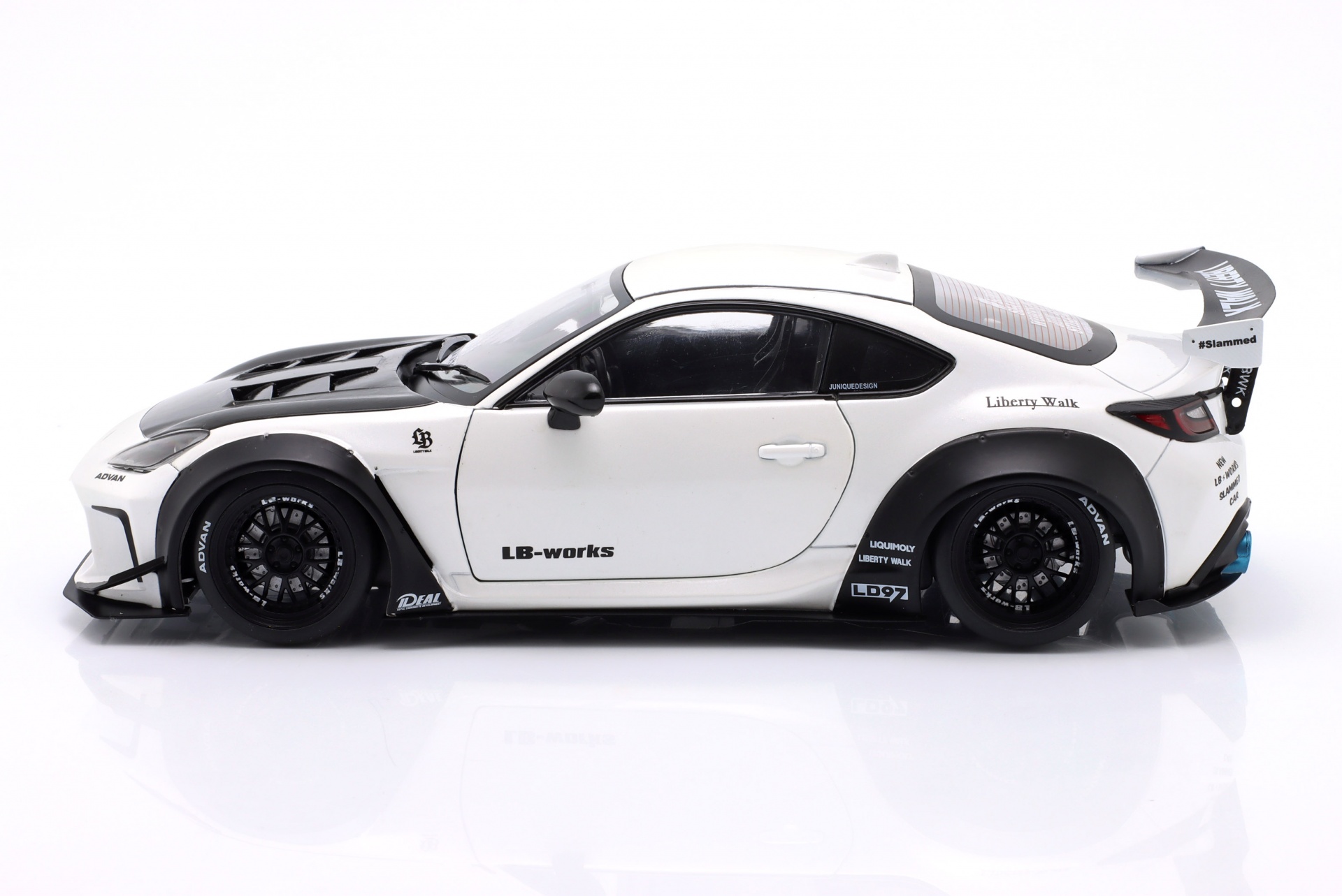 Toyota GR86 LBWK Body Kit 2024 perlwei&szlig;  