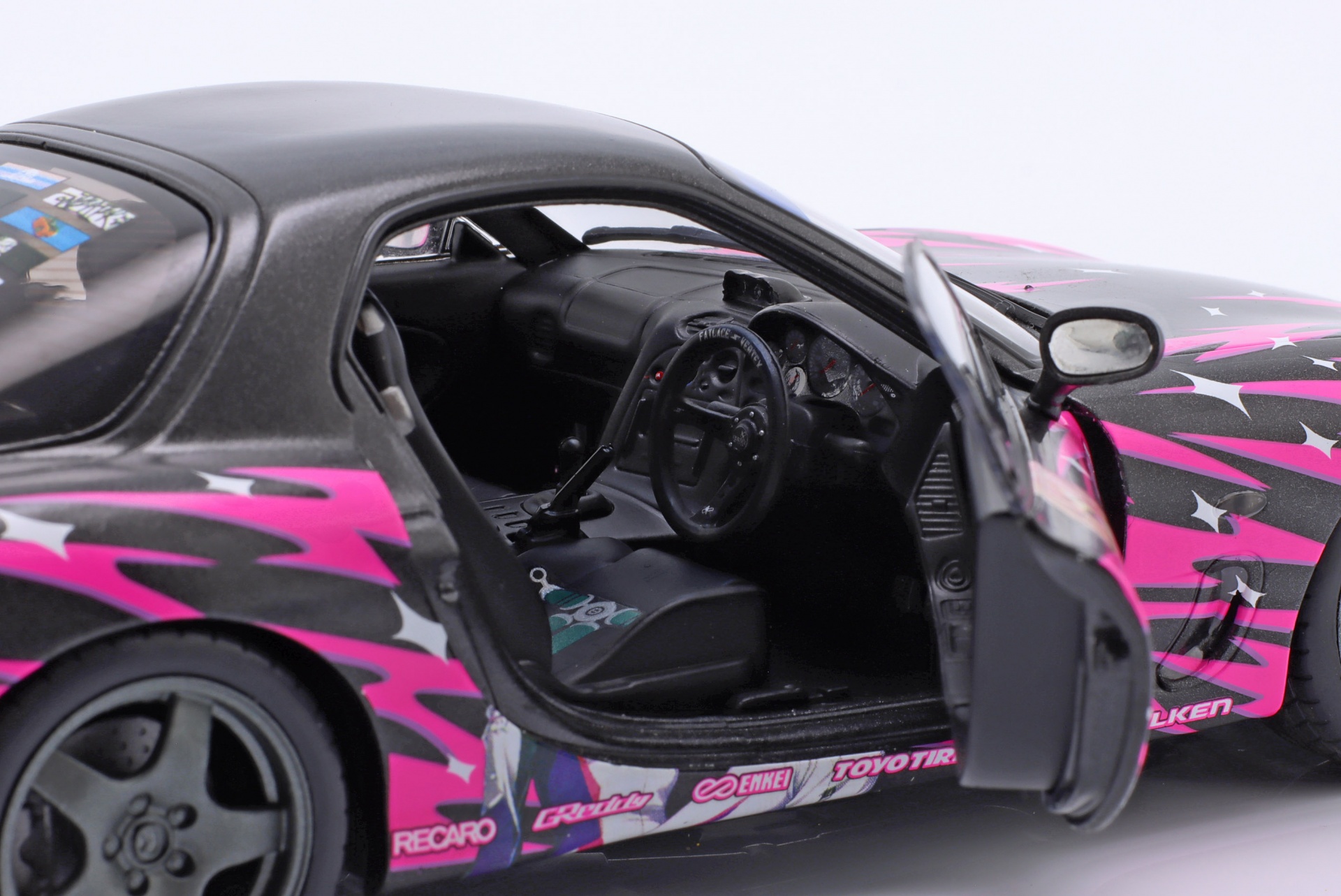 Mazda RX7 (FD3) RS  Works Itasha Club 1999 pink / schwarz  