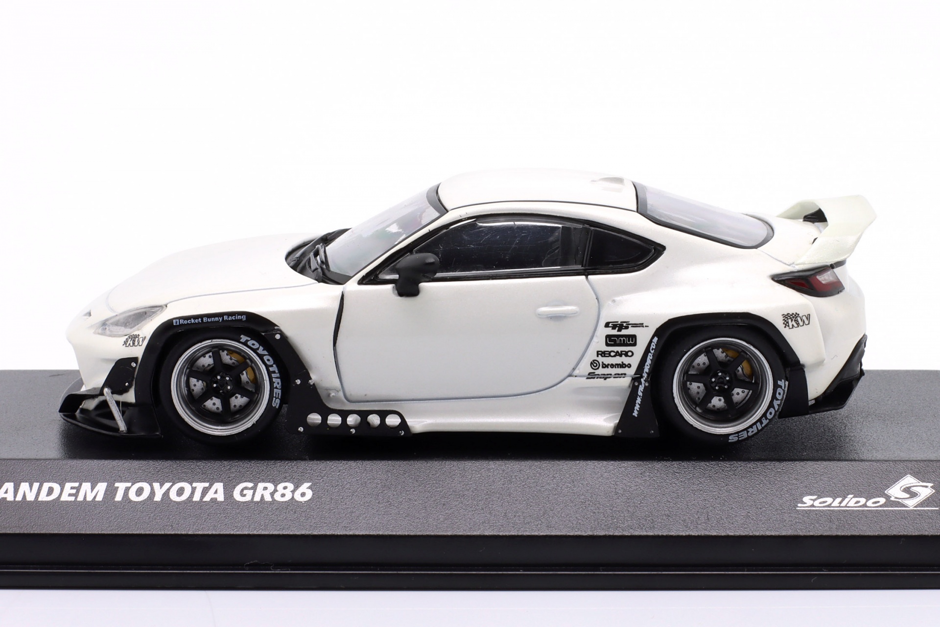 Toyota GR86 Pandem Rocket Bunny wei&szlig;  