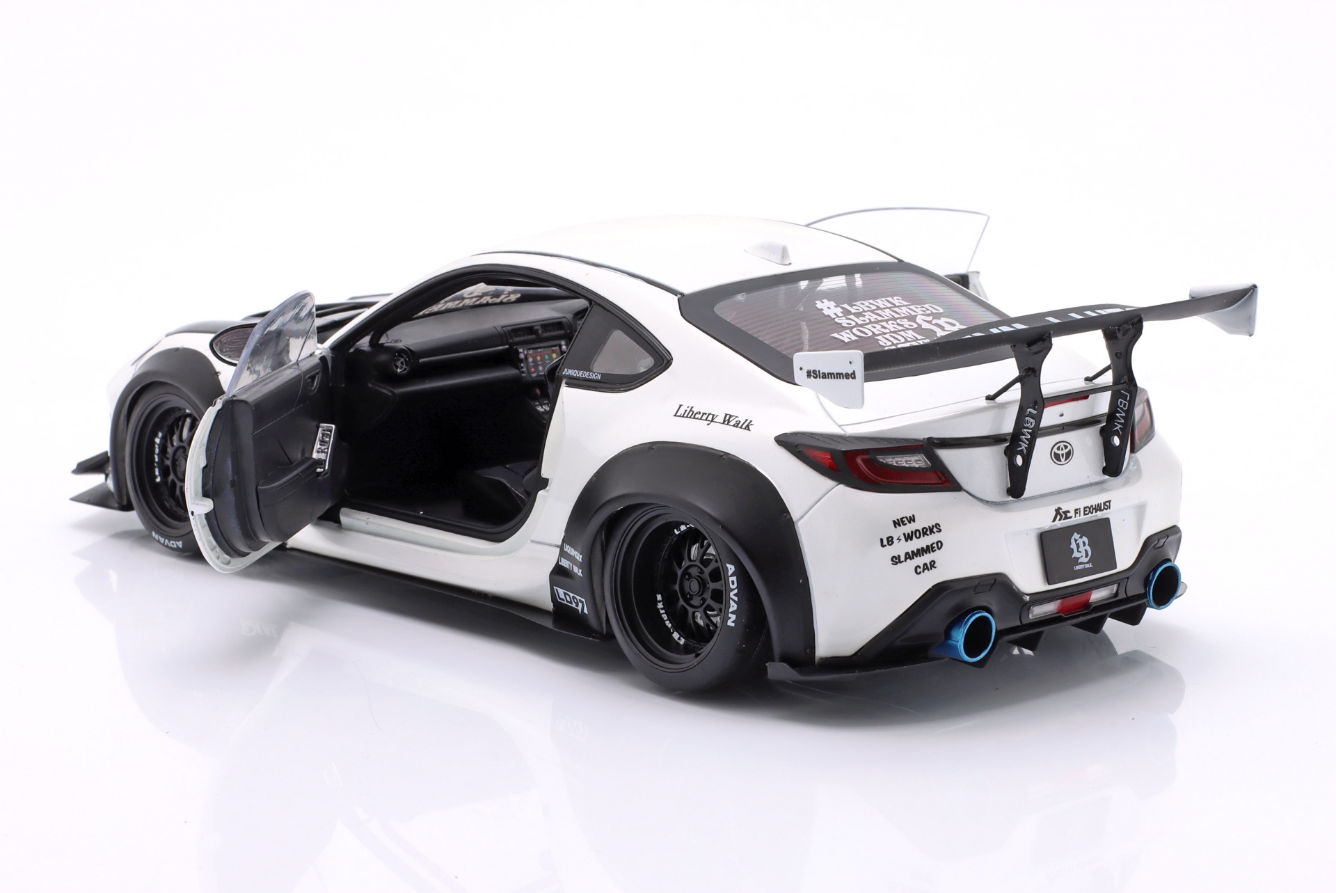 Toyota GR86 LBWK Body Kit 2024 perlwei&szlig;  