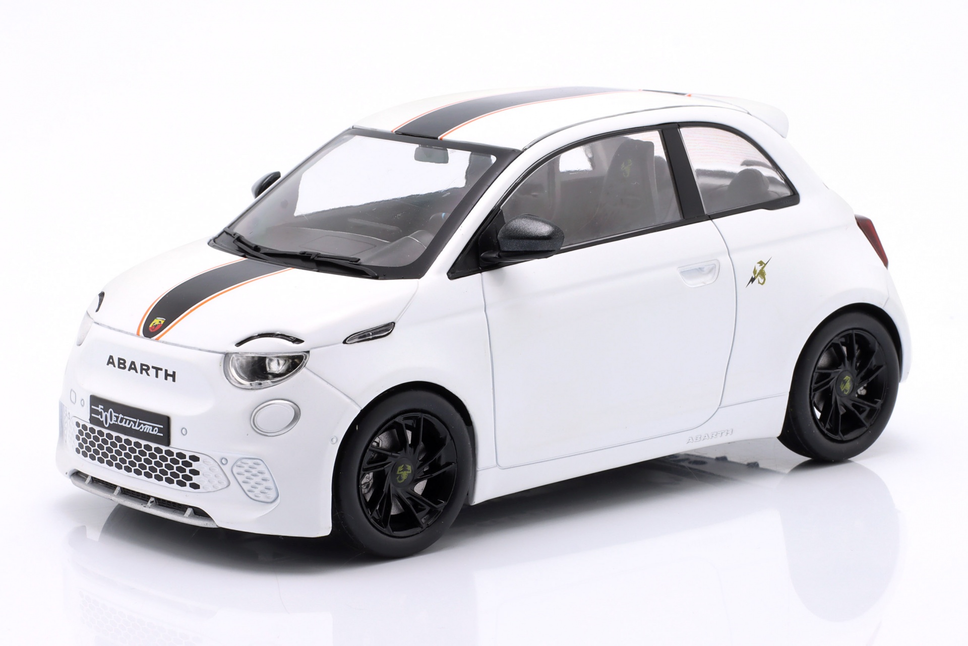 Fiat 500e Abarth Baujahr 2024 wei&szlig;  