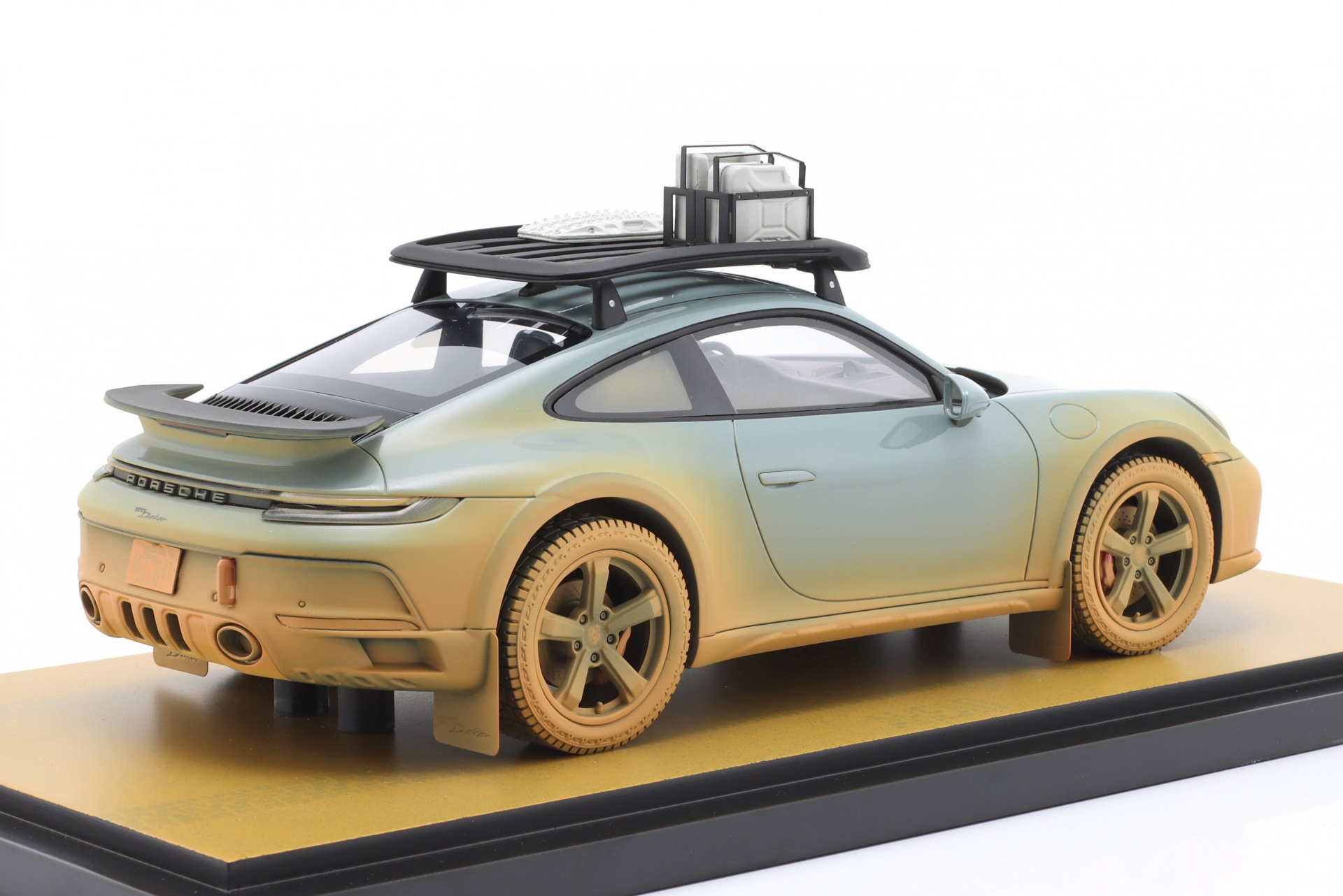 Porsche 911 (992) Dakar AHEAD shadegreen  