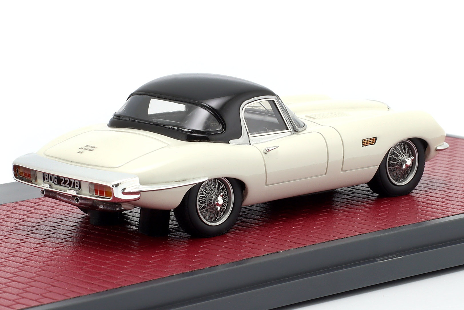 Jaguar E-Type Roadster Italsuisse / Frua Closed Top Baujahr 1964 wei&szlig;  
