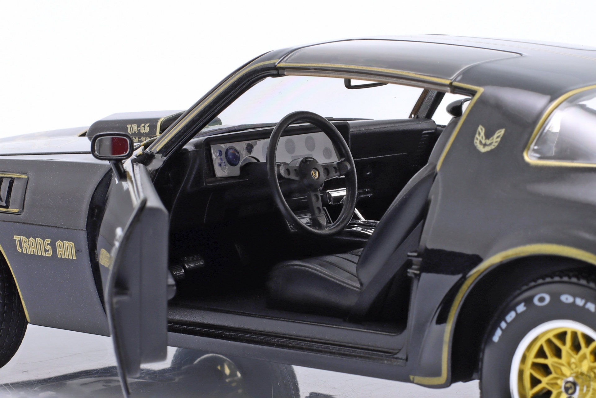 Pontiac Firebird Baujahr 1978 schwarz / gold  