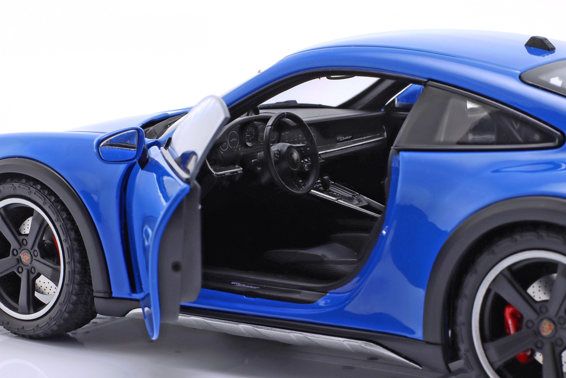 Porsche 911 (992) Dakar Baujahr 2022 blau  