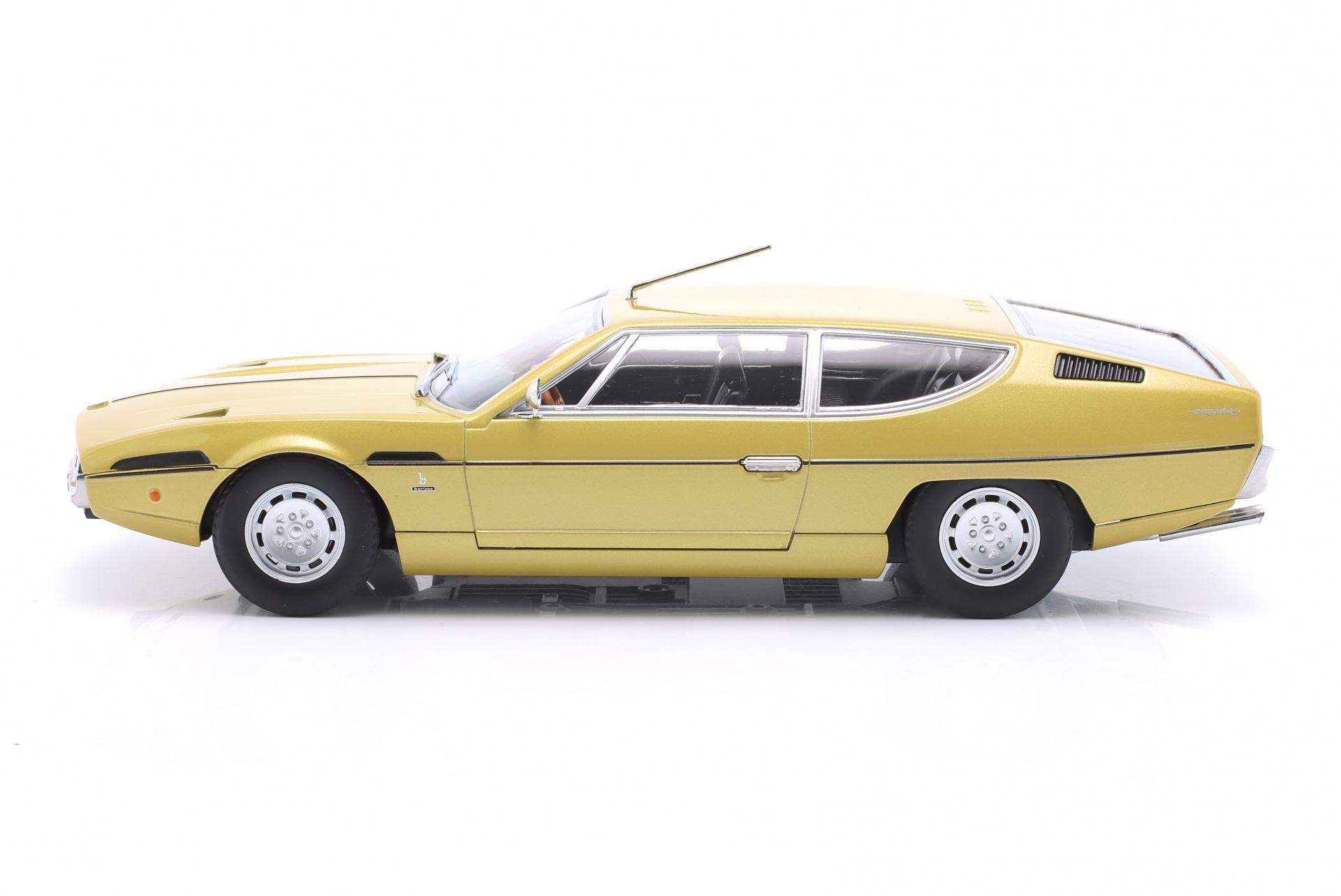 Lamborghini Espada S2 Baujahr 1970 gold metallic  