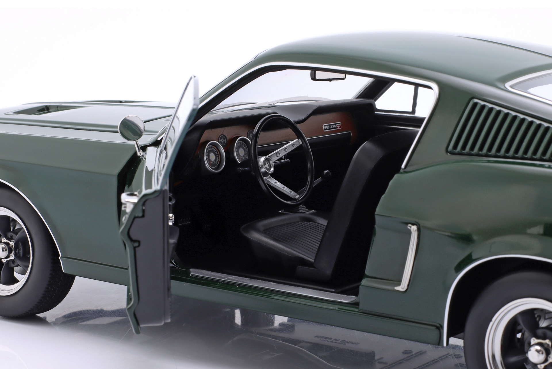 Ford Mustang GT Fastback Bullitt Baujahr 1968 dunkelgr&uuml;n  