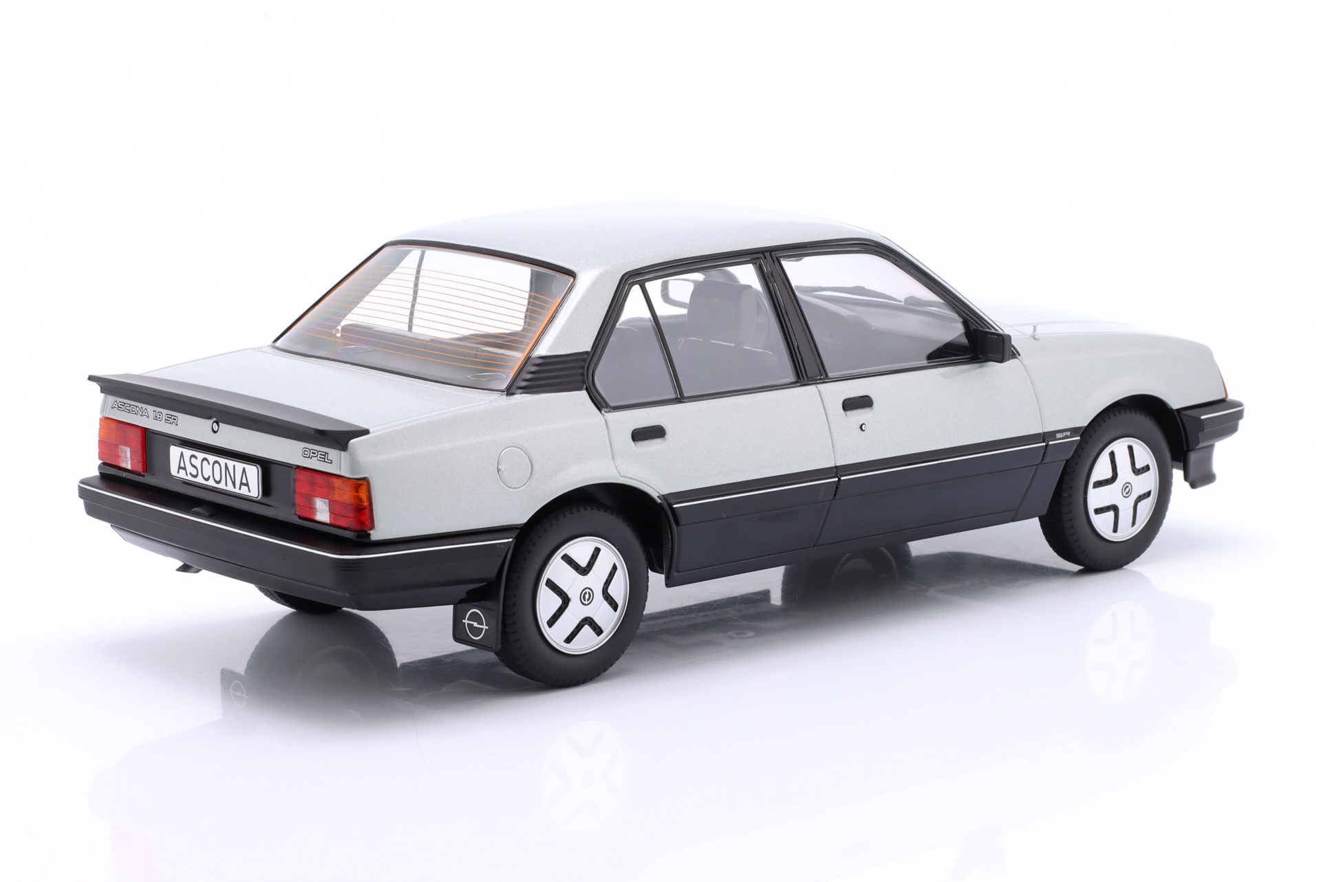 Opel Ascona C Baujahr 1981 silber  ModelCar Group