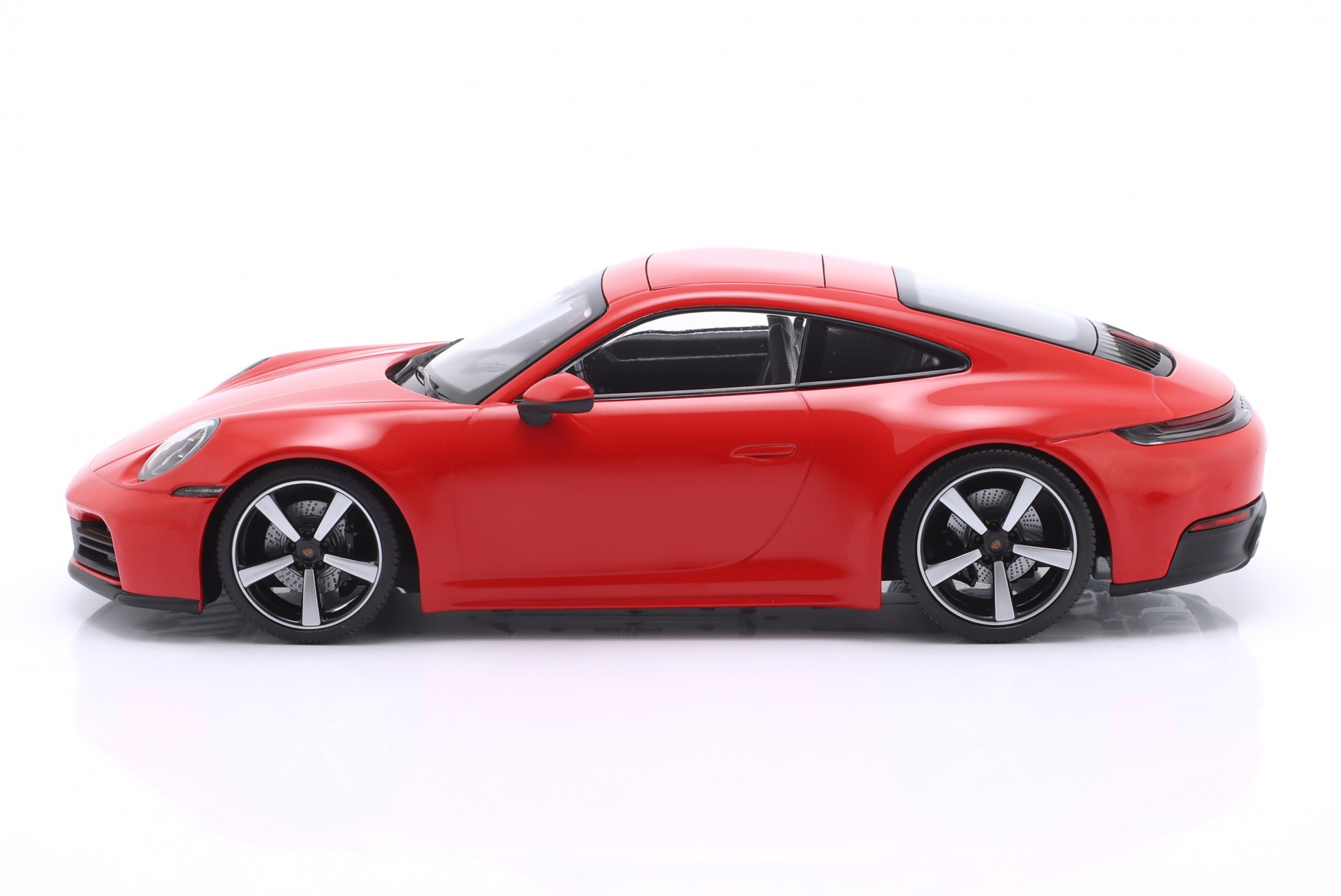 Porsche 911 (992.2) Carrera Coupe Baujahr 2024 rot  