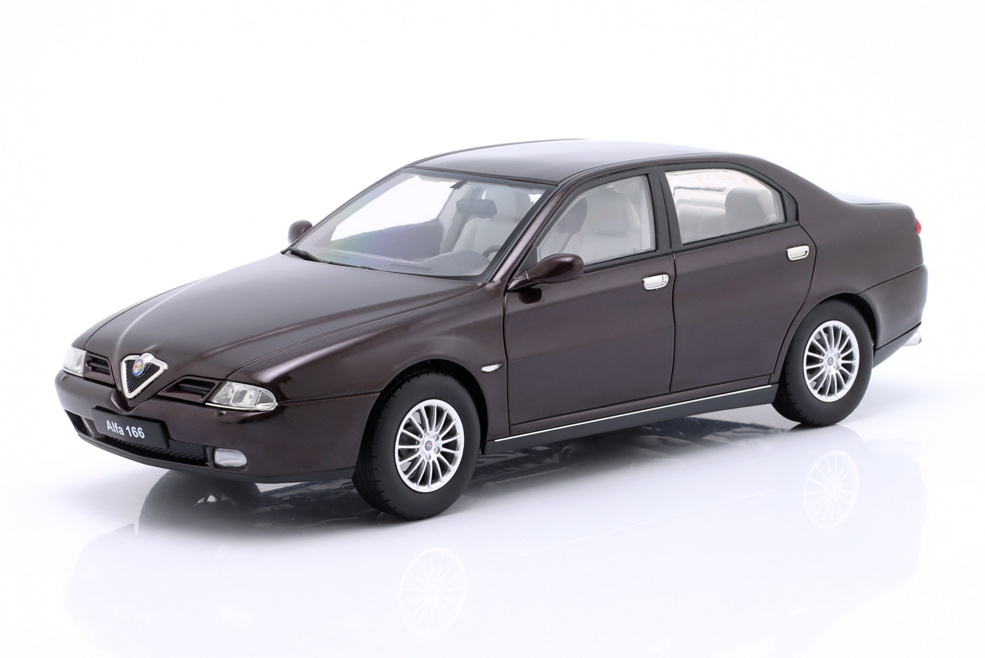 Alfa Romeo 166 Baujahr 1999 schwarz metallic  