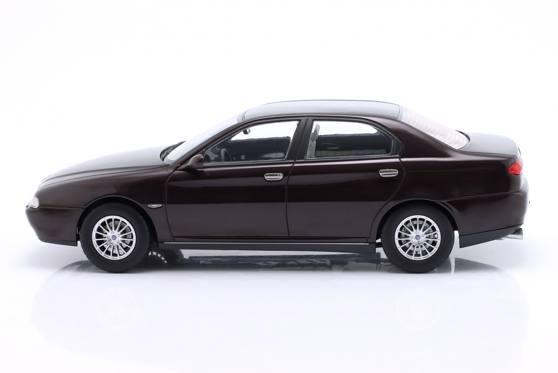 Alfa Romeo 166 Baujahr 1999 schwarz metallic  