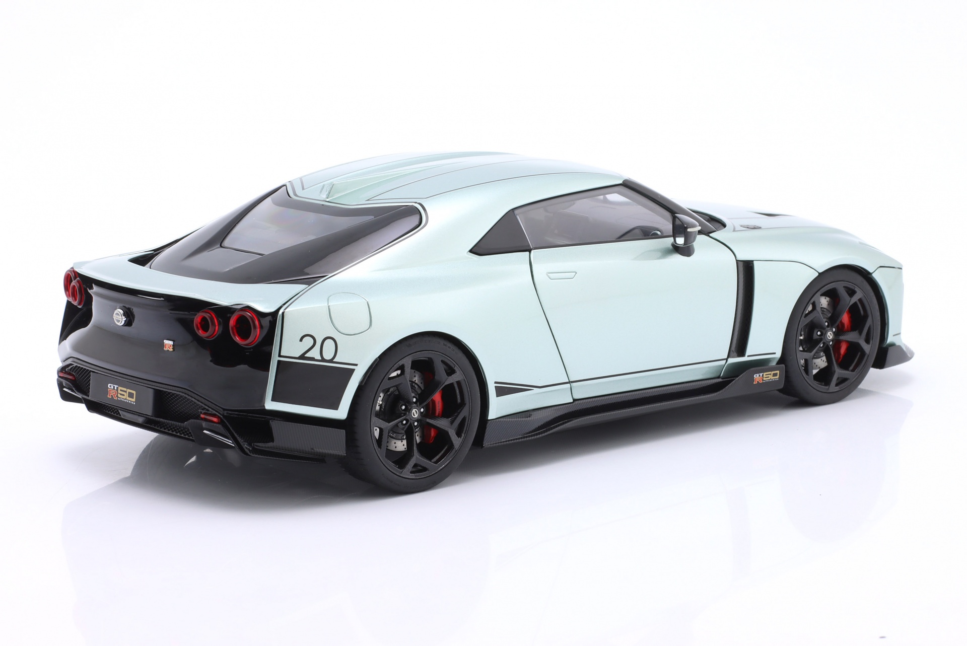 Nissan GT-R50 by Italdesign gr&uuml;n metallic / schwarz  