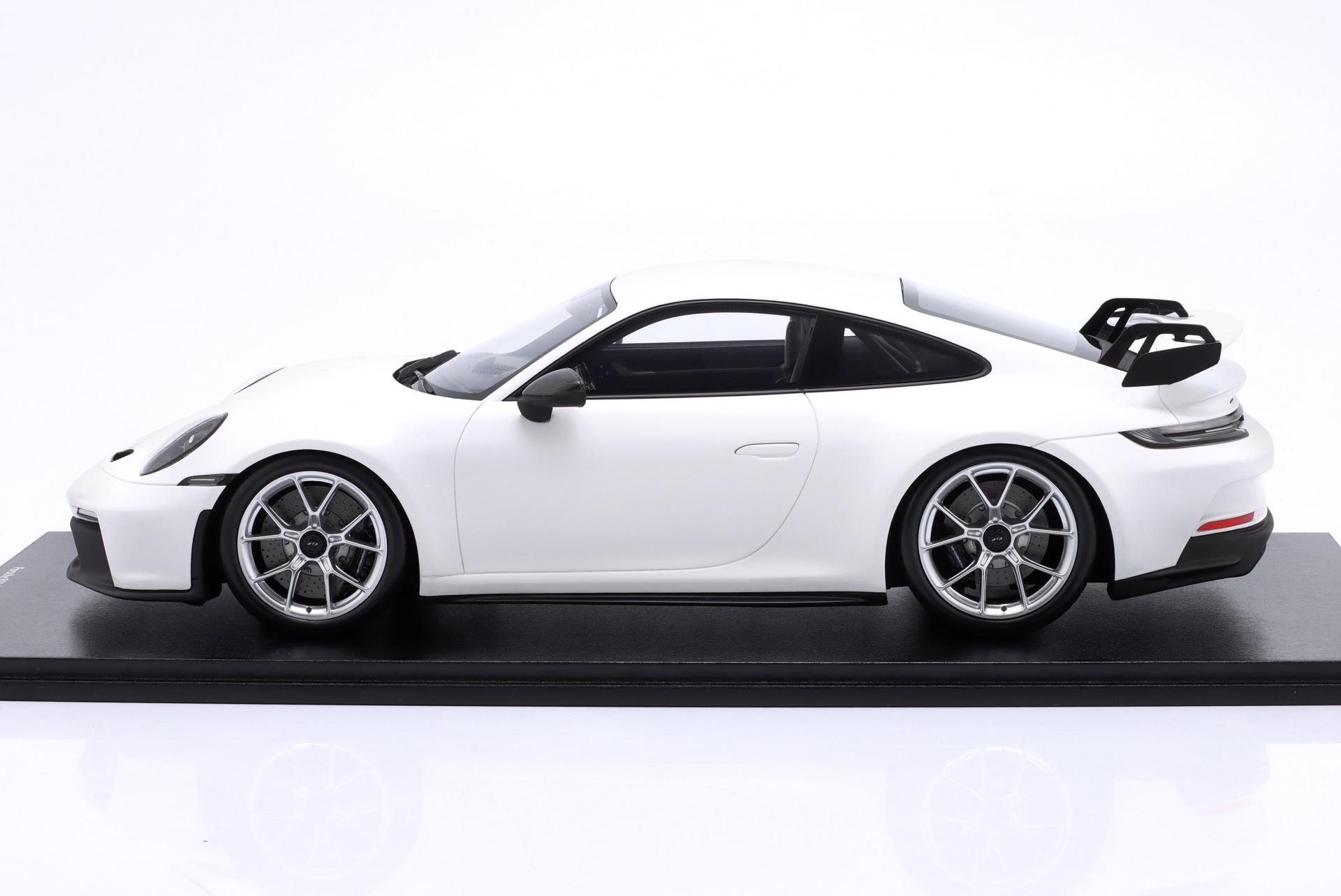Porsche 911 (992) GT3 Baujahr 2021 wei&szlig;  