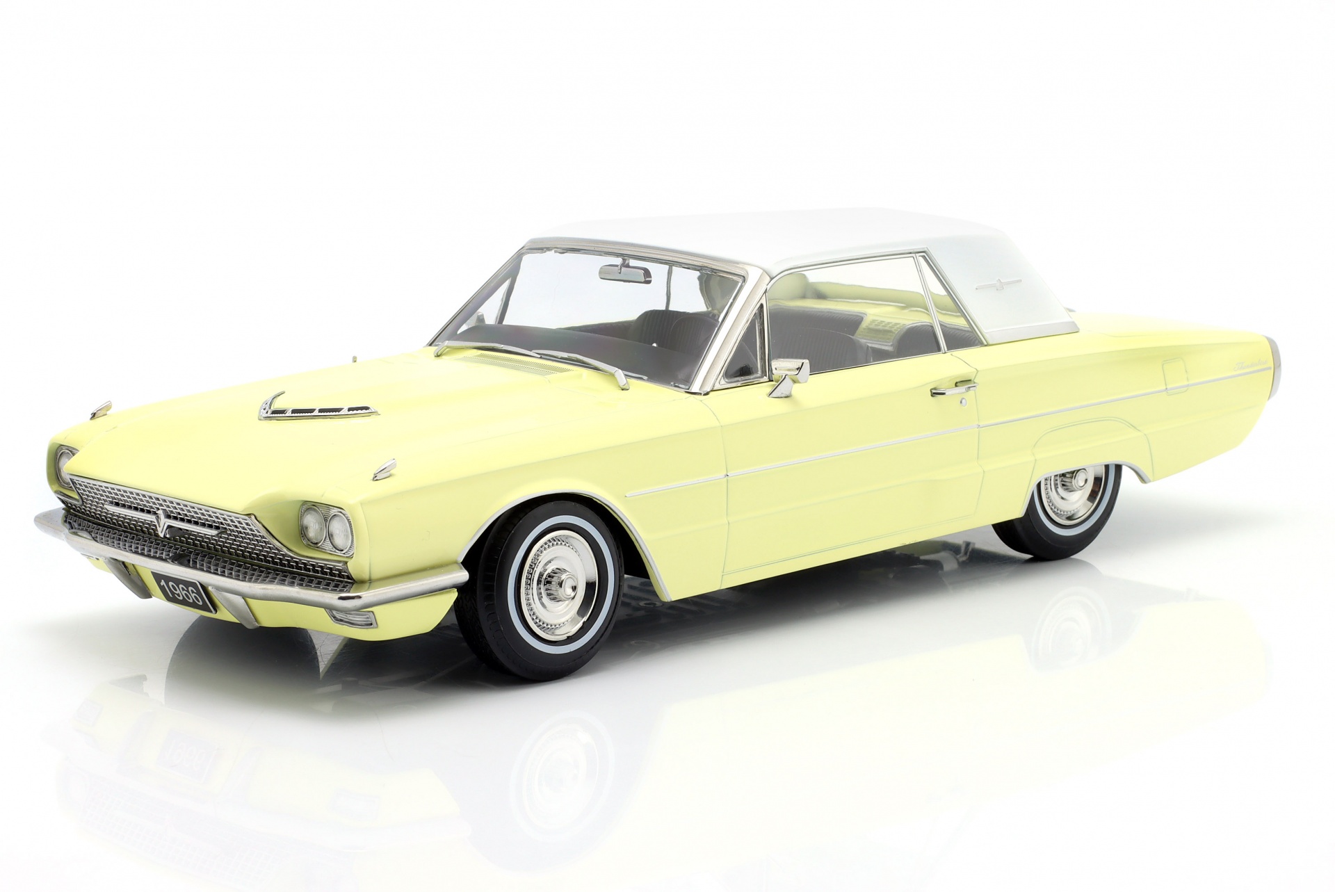 Ford Thunderbird Hardtop Coupe Baujahr 1966 hellgelb / wei&szlig;  